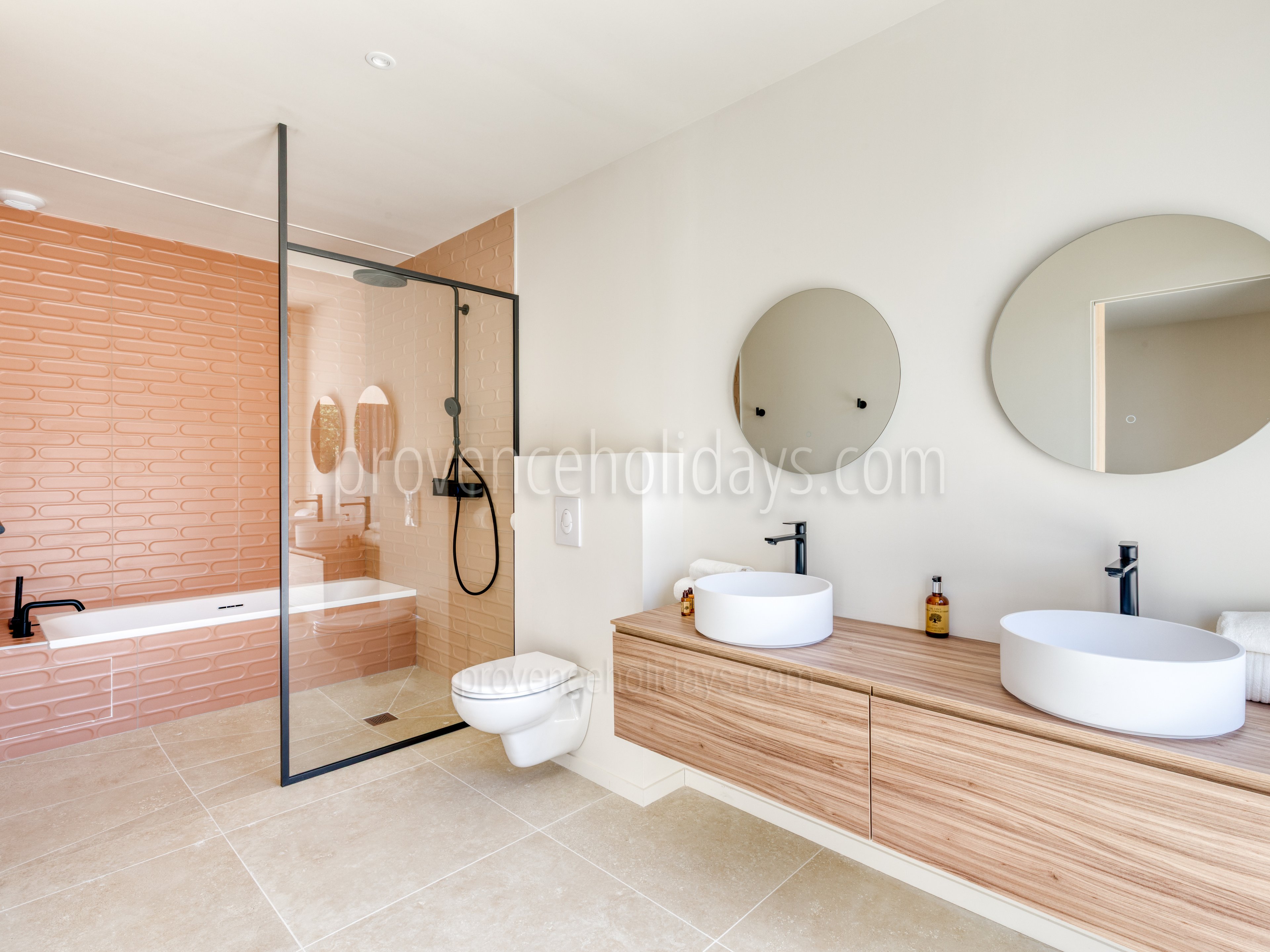 17 - Villa l\'Olivier Blanc: Villa: Bathroom 2