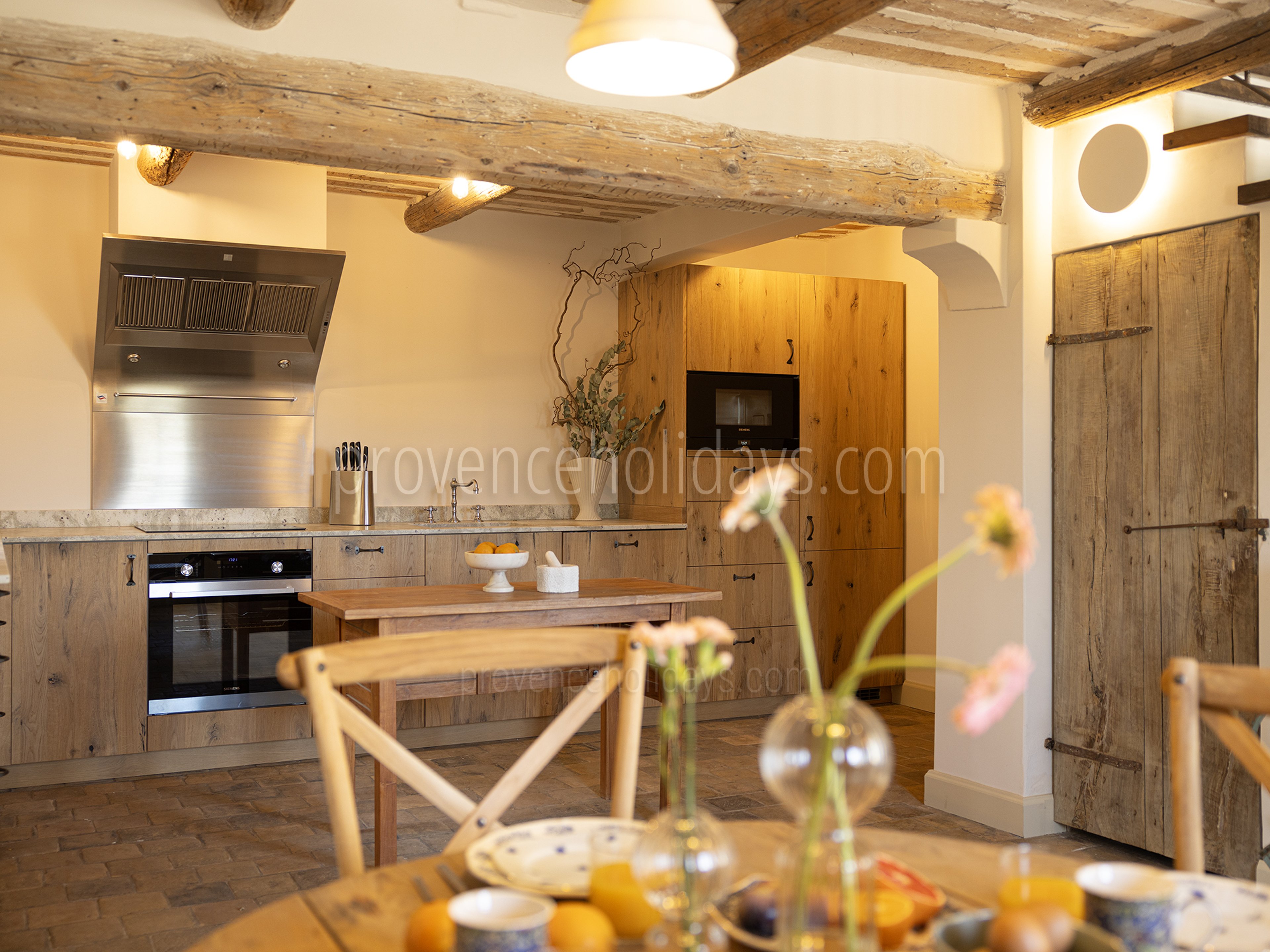20 - Mas du Rocher: Villa: Interior