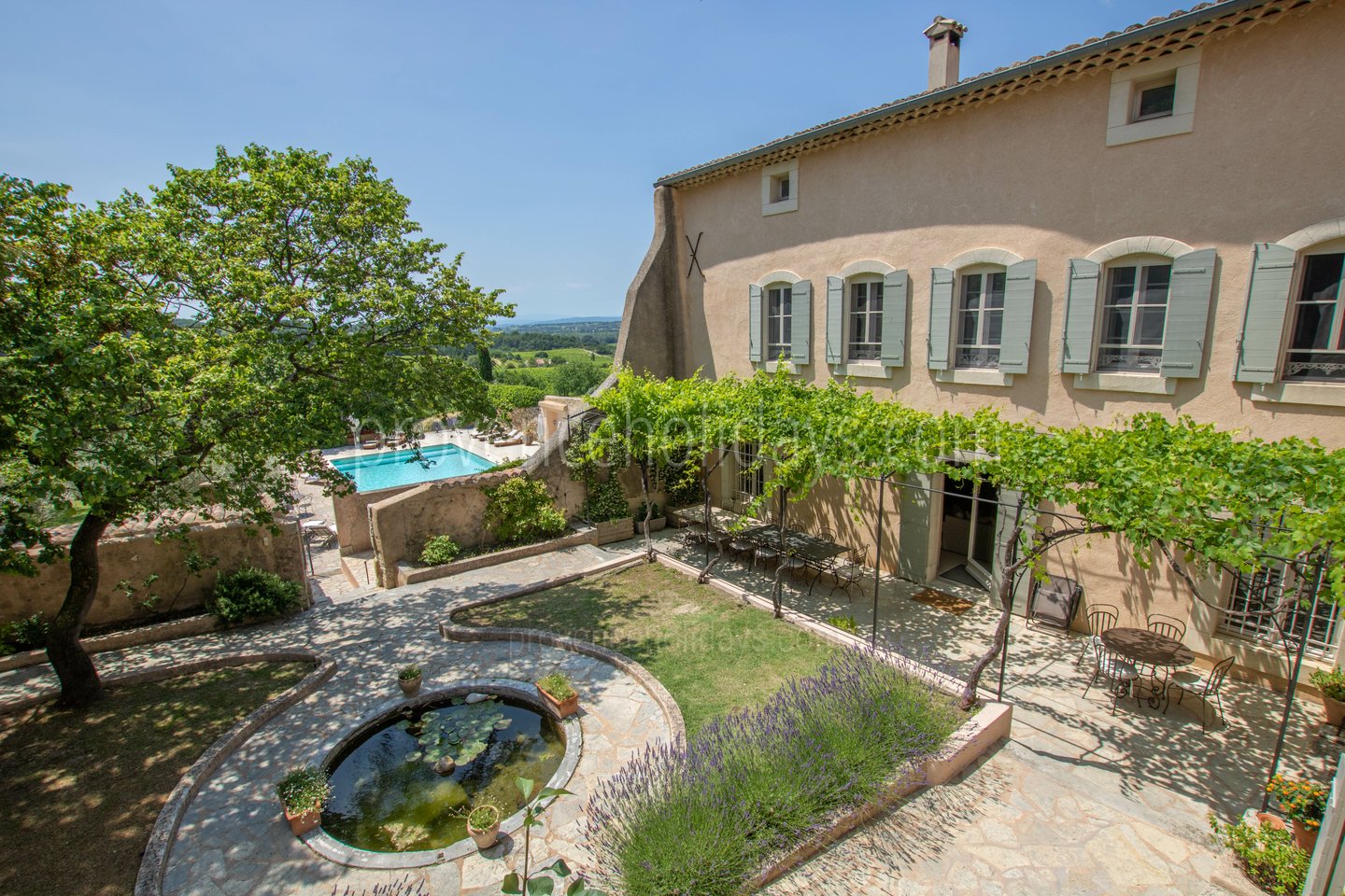 2 - Château des Templiers: Villa: Exterior