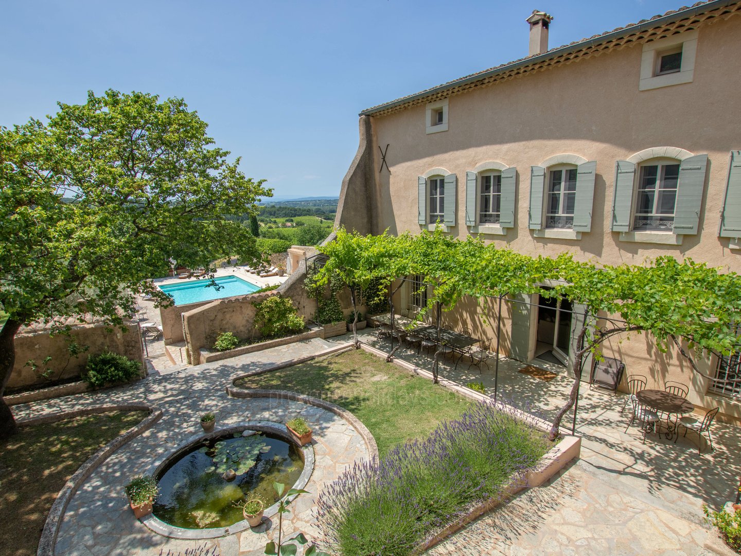 2 - Château des Templiers: Villa: Exterior