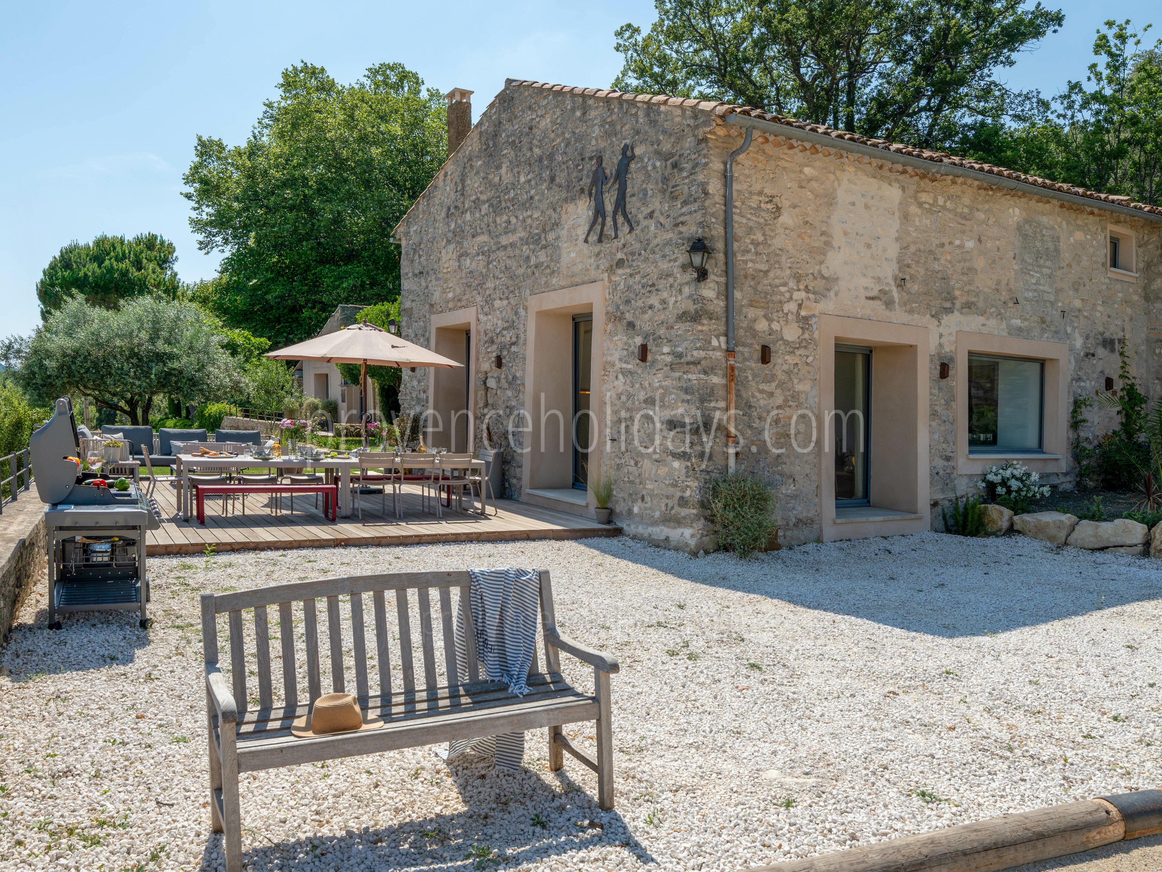 36 - Domaine de la Bouisse: Villa: Exterior