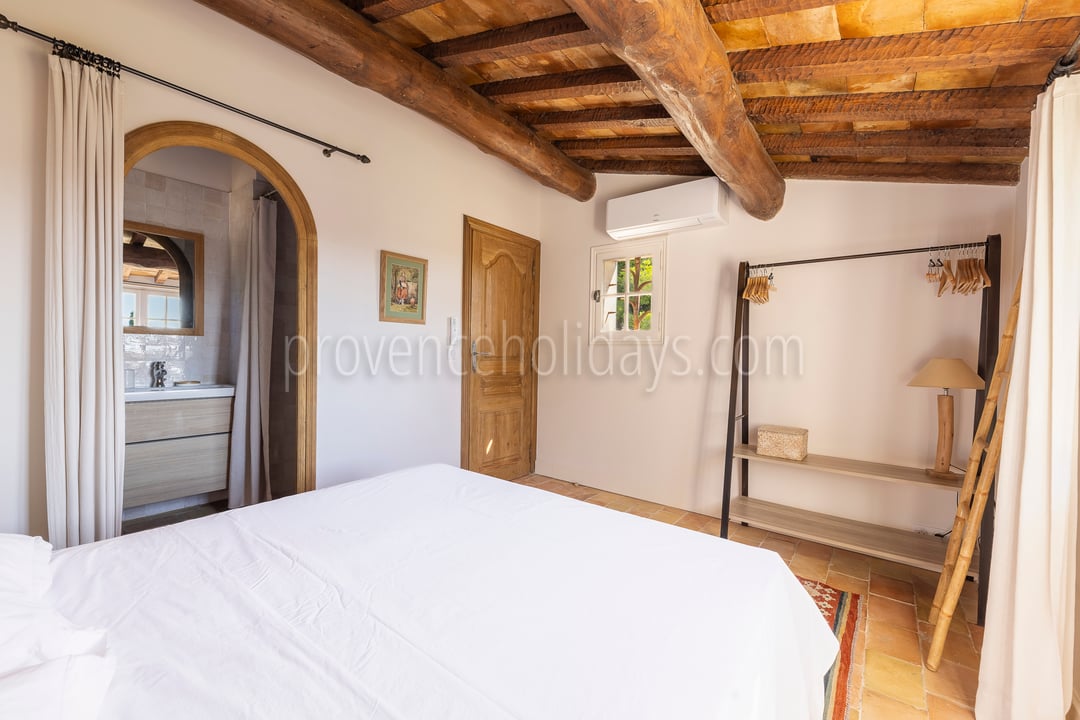 25 - Le Mas de l\'Auro: Villa: Bedroom 6