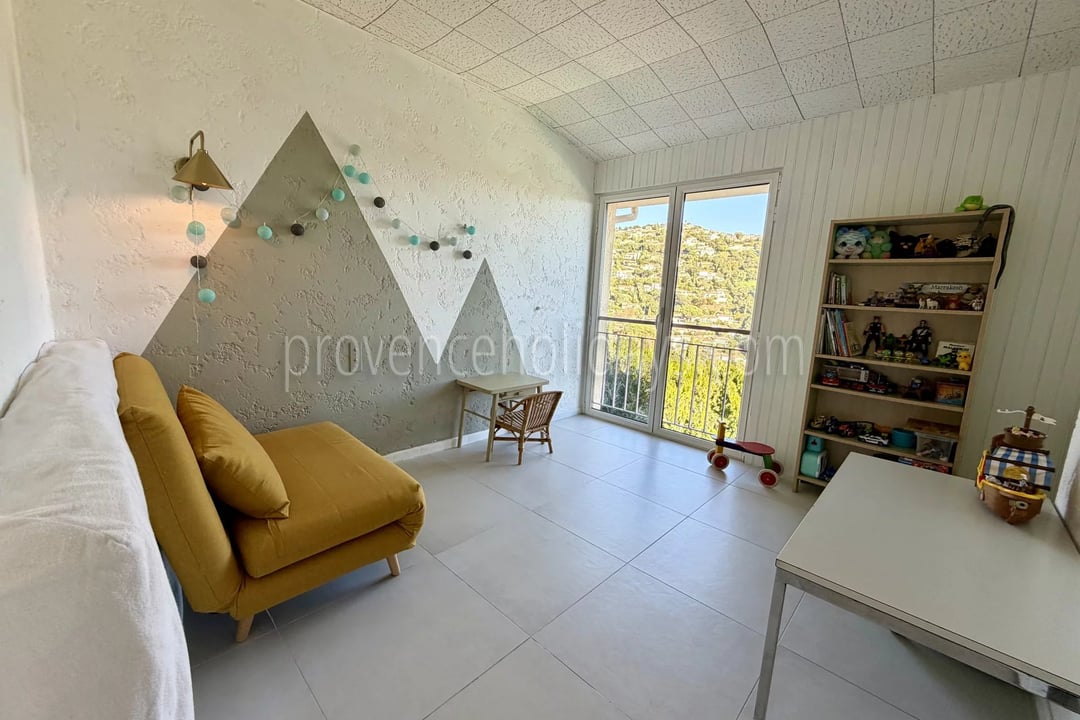 16 - Villa with pool in Cavalaire-sur-Mer: Villa: Interior