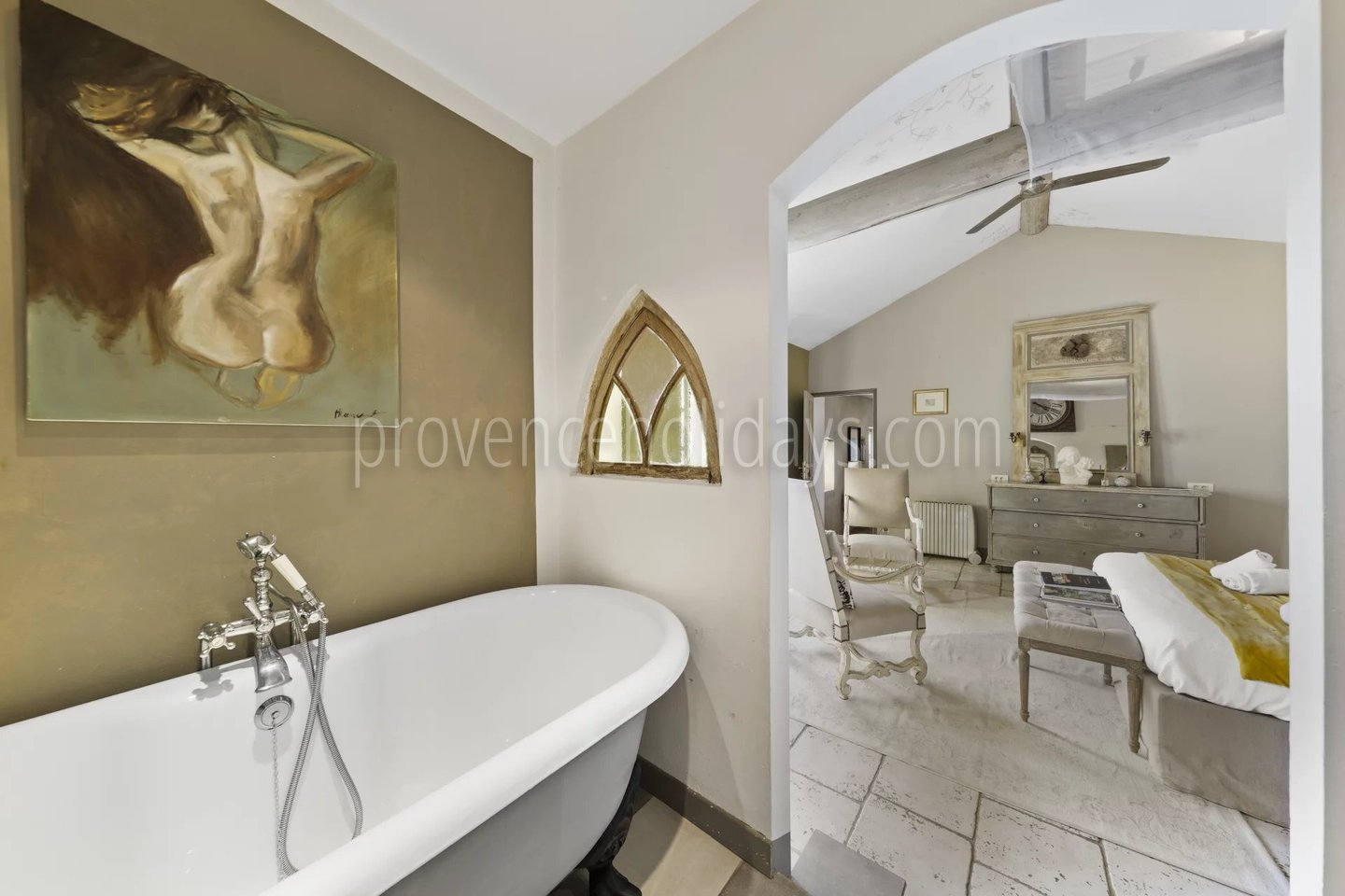 13 - Character mas in Gordes: Villa: Interior