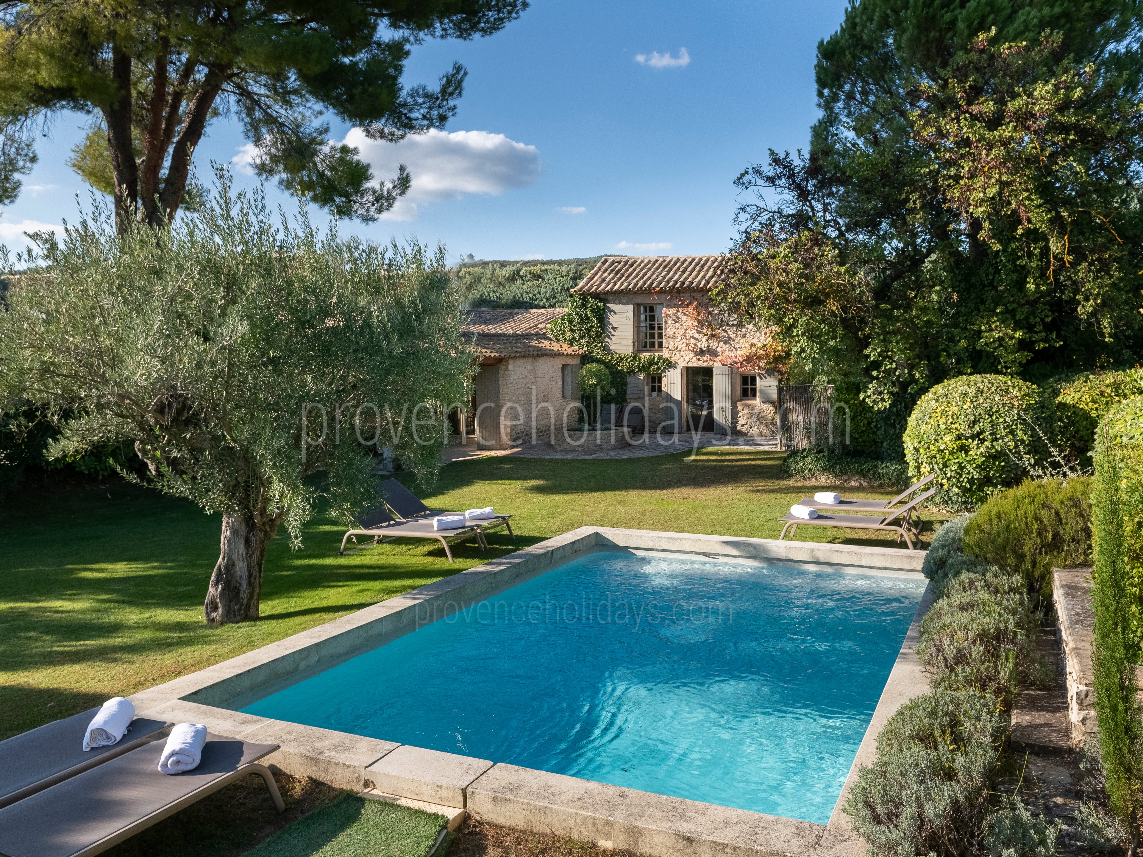 5 - Mas de Rosemarie: Villa: Exterior