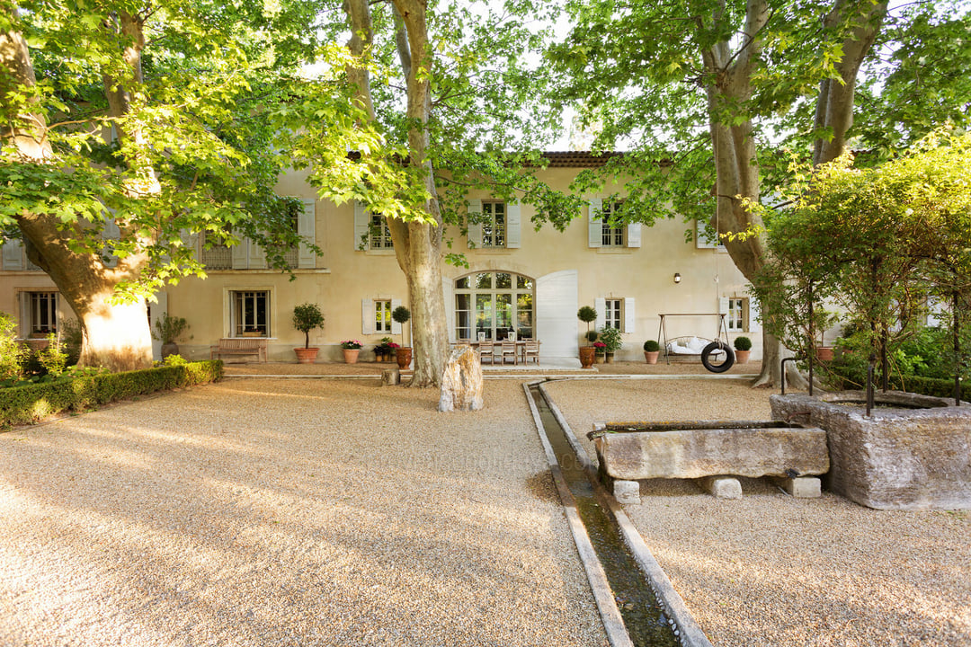 Magnifique domaine avec tennis privé près de Saint-Rémy-de-Provence