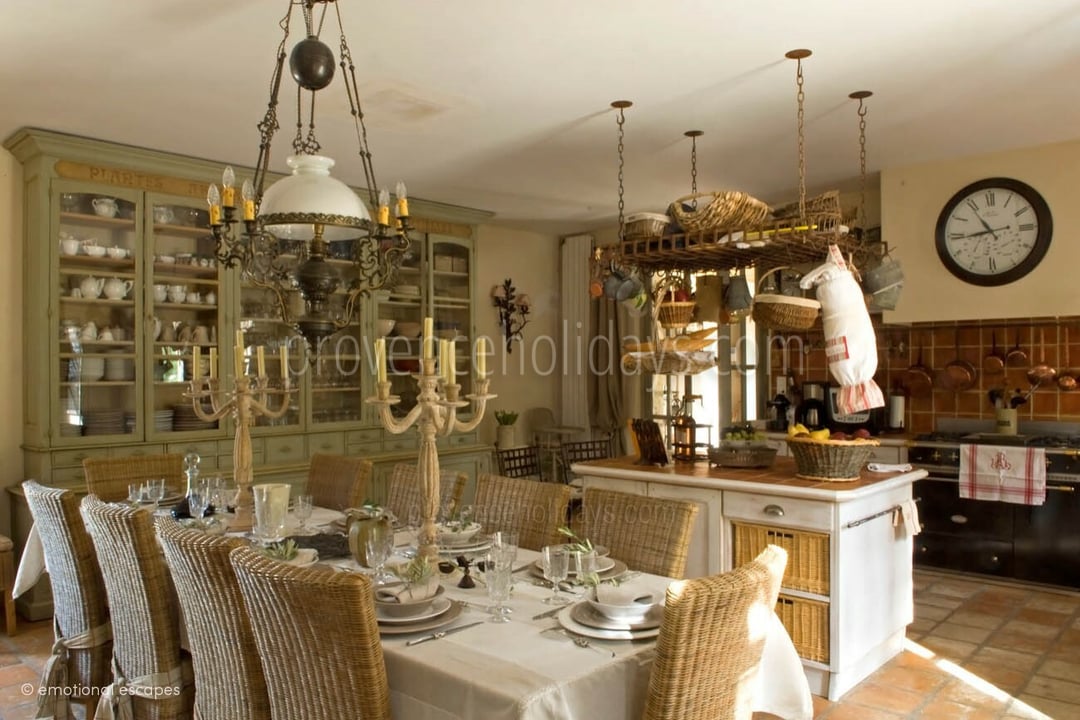16 - Le Mas des Lavandes: Villa: Interior