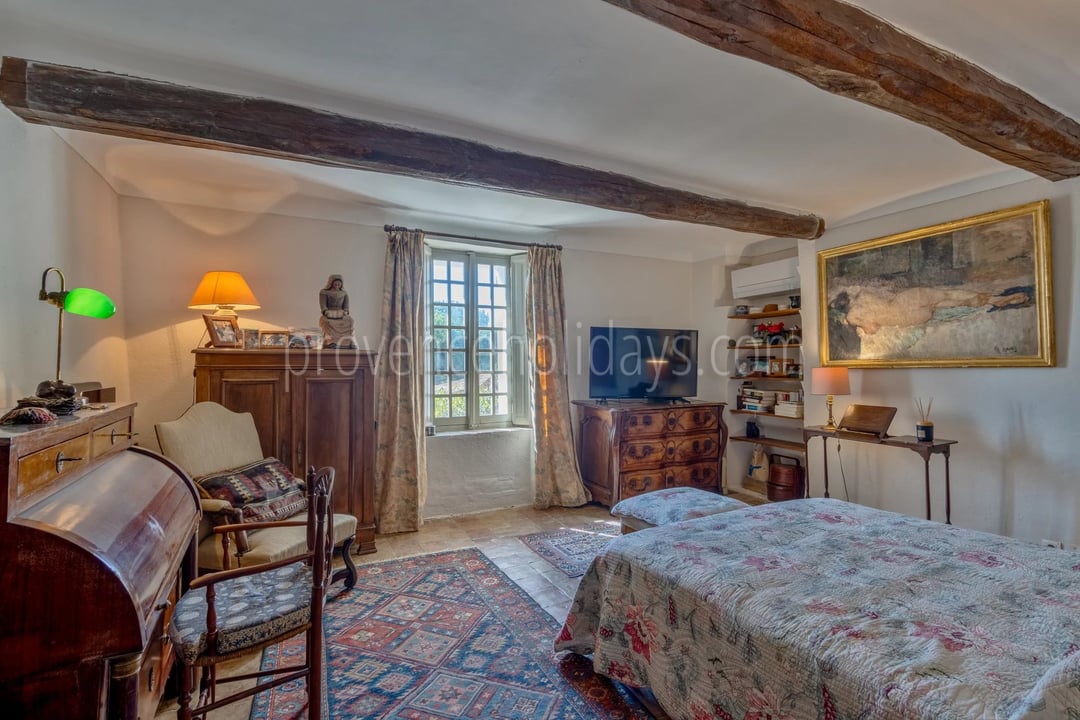 28 - Steinernes hameau in La Garde-Freinet: Villa: Bedroom