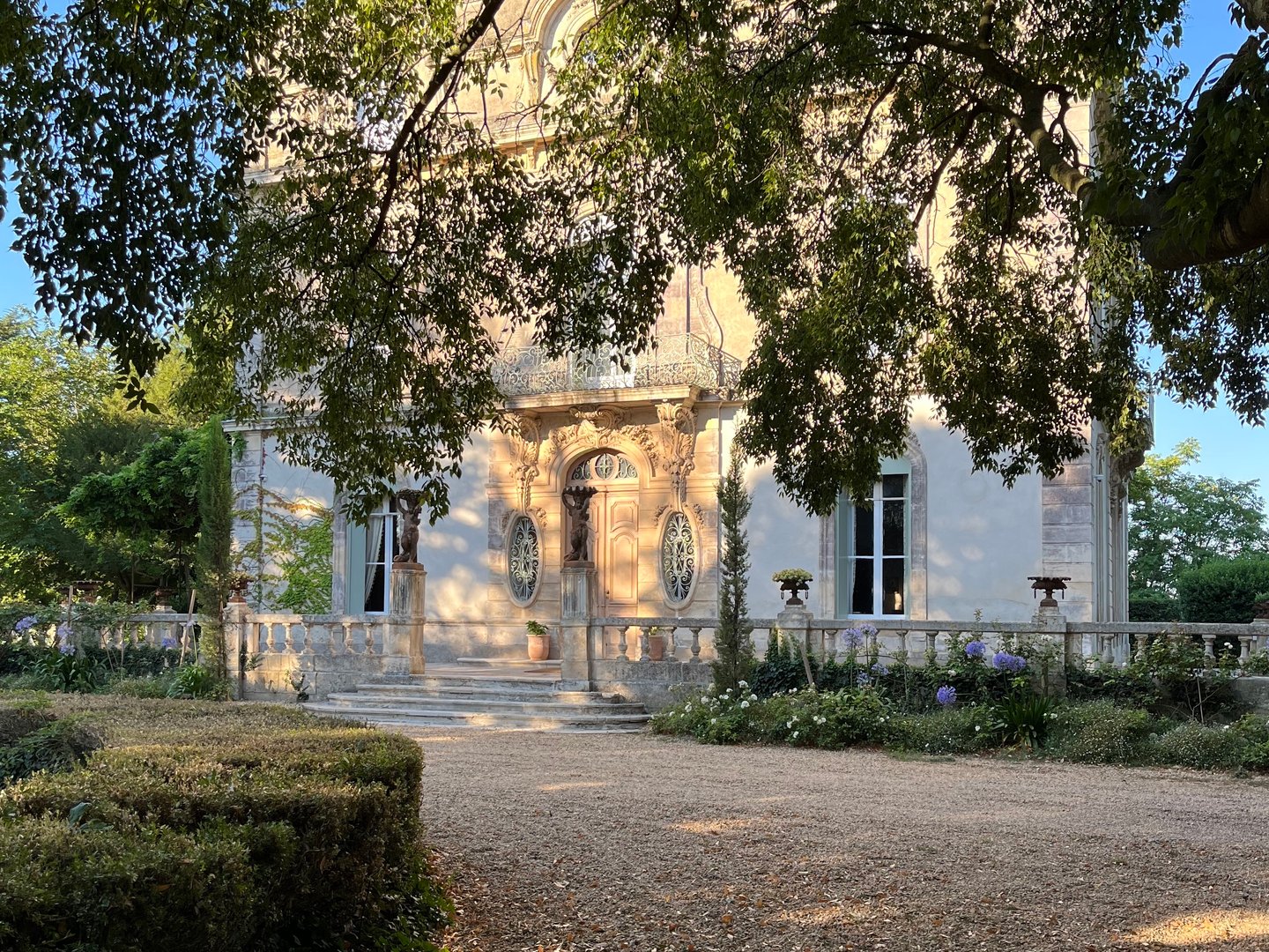 29 - Château de Nîmes: Villa: Exterior