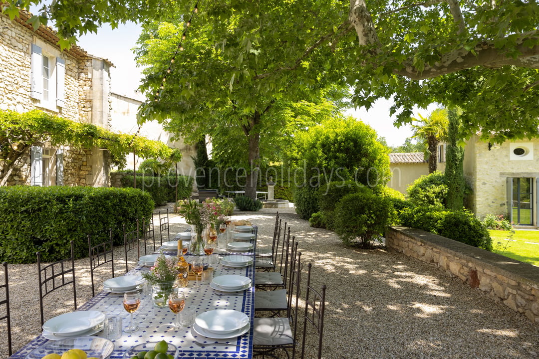 15 - Petite Bastide de Goult: Villa: Exterior