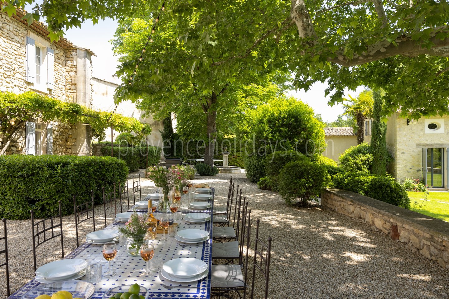 15 - Petite Bastide de Goult: Villa: Exterior