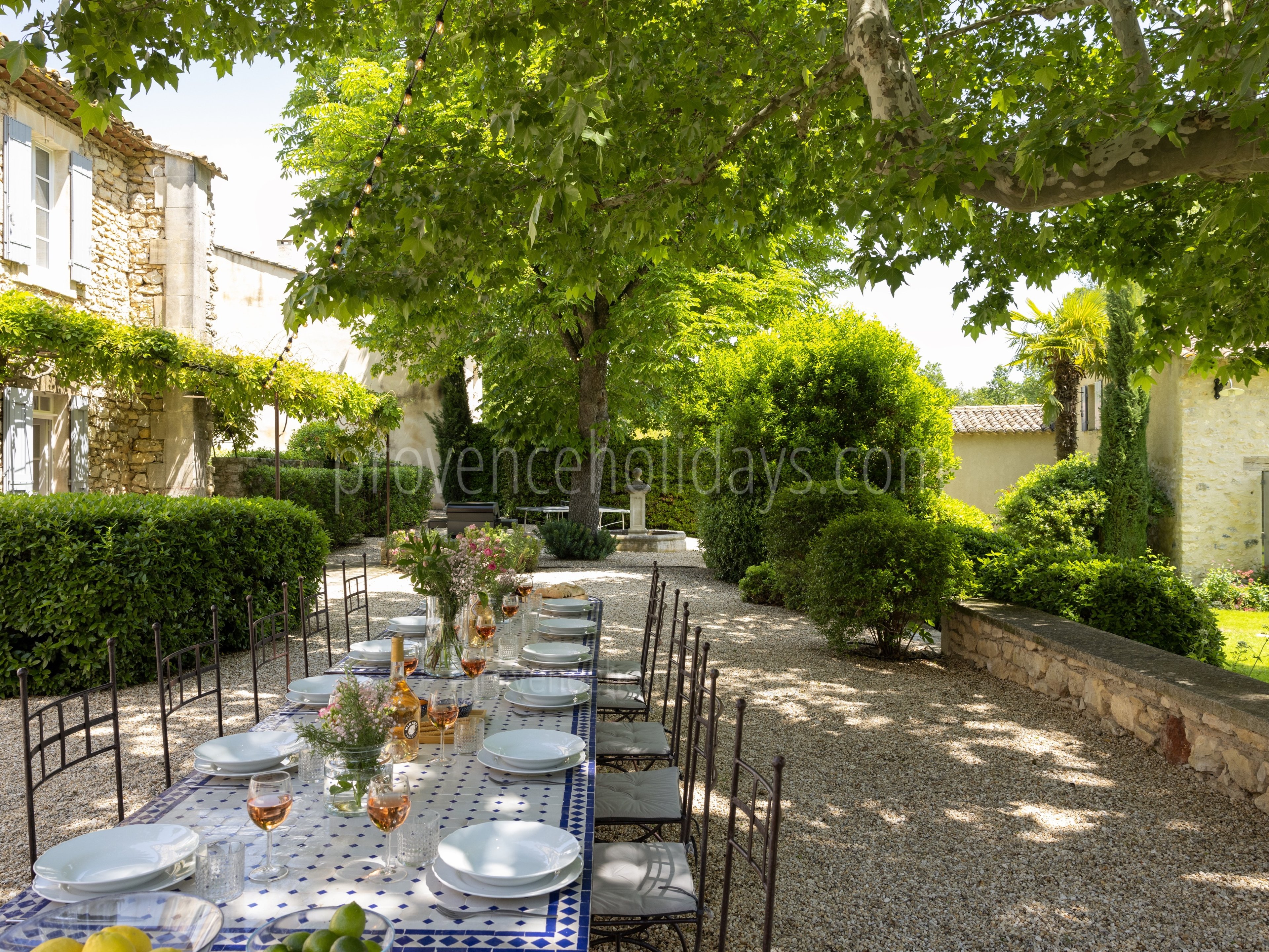 15 - Petite Bastide de Goult: Villa: Exterior