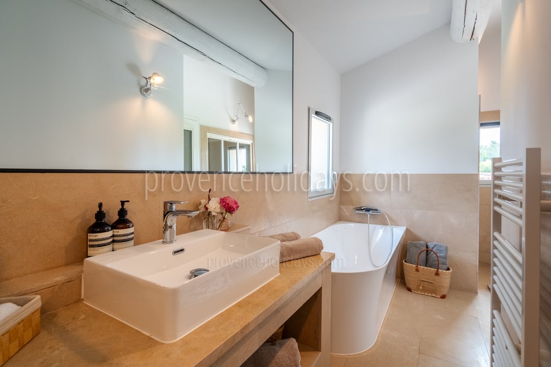 56 - Le Mas du Rollier: Villa: Bathroom