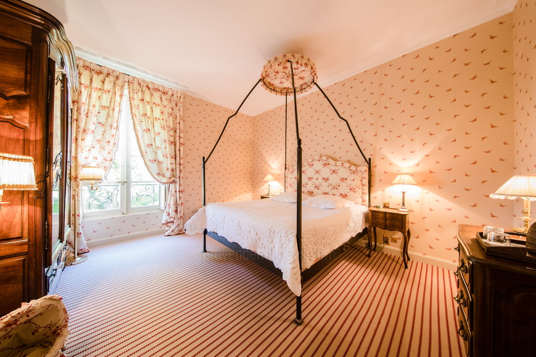 15 - Le Château: Villa: Bedroom