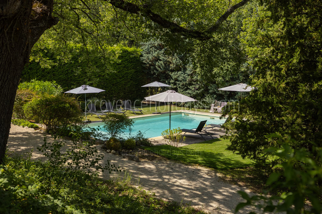 Mas provençal rénové avec piscine à Ménerbes