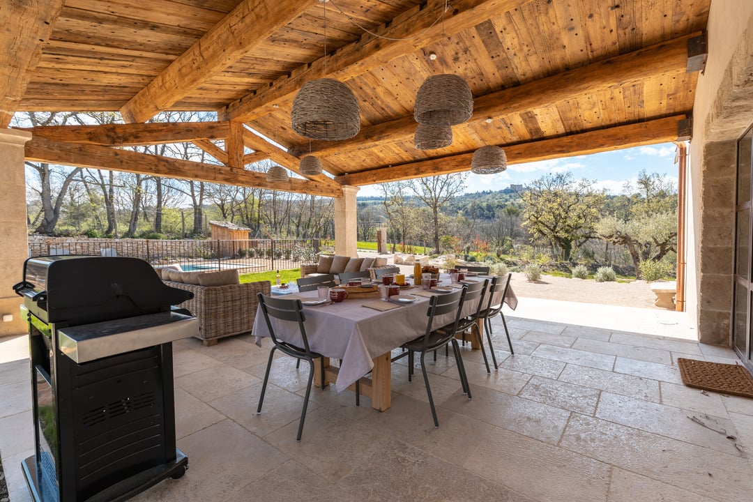 Superbe Mas rénovée, avec vue sur le château du village