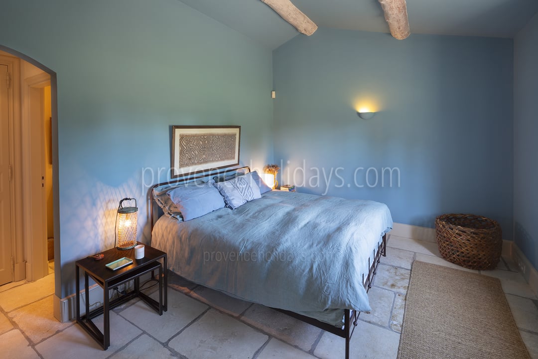 42 - Mas Provence: Villa: Bedroom