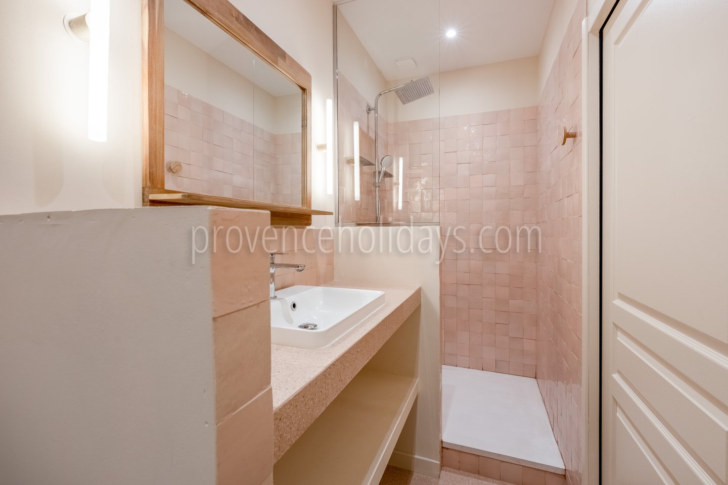 12 - Villa Marius: Villa: Bathroom