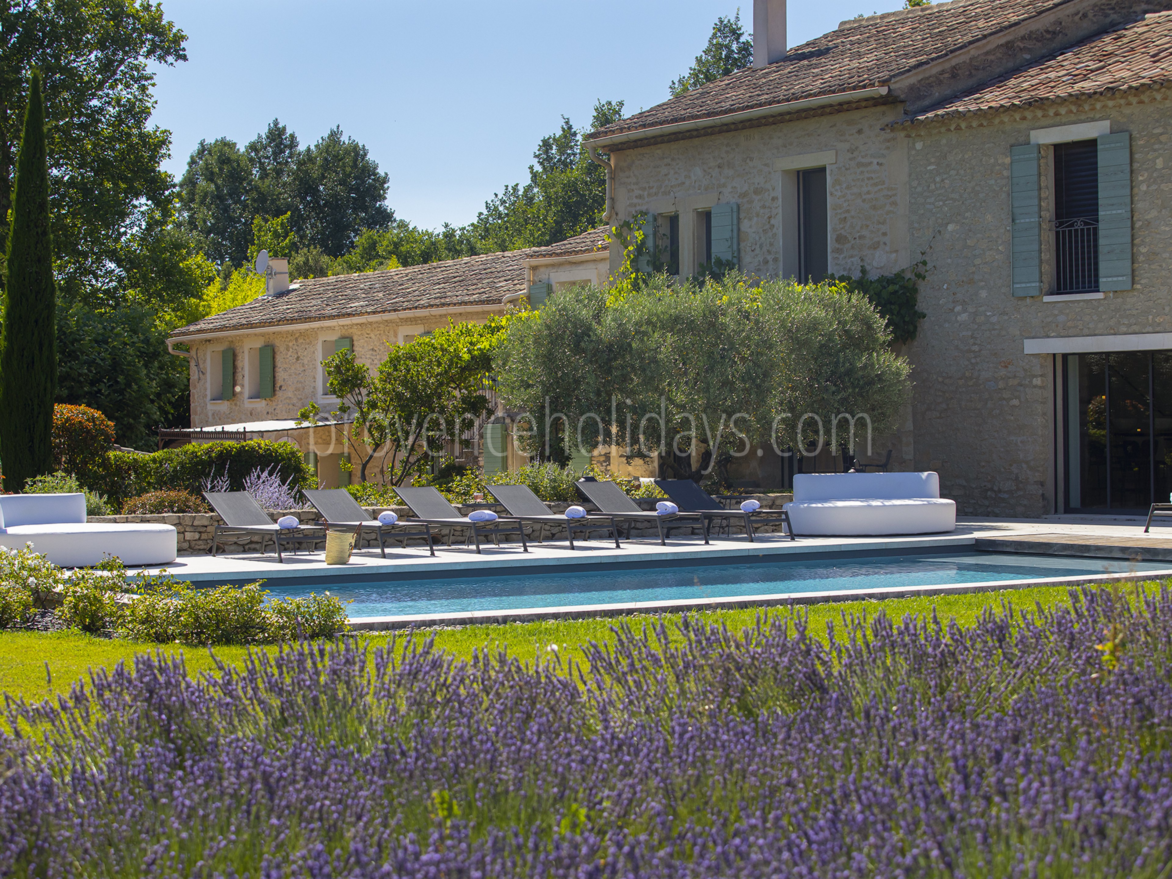3 - Mas du Carlet: Villa: Exterior