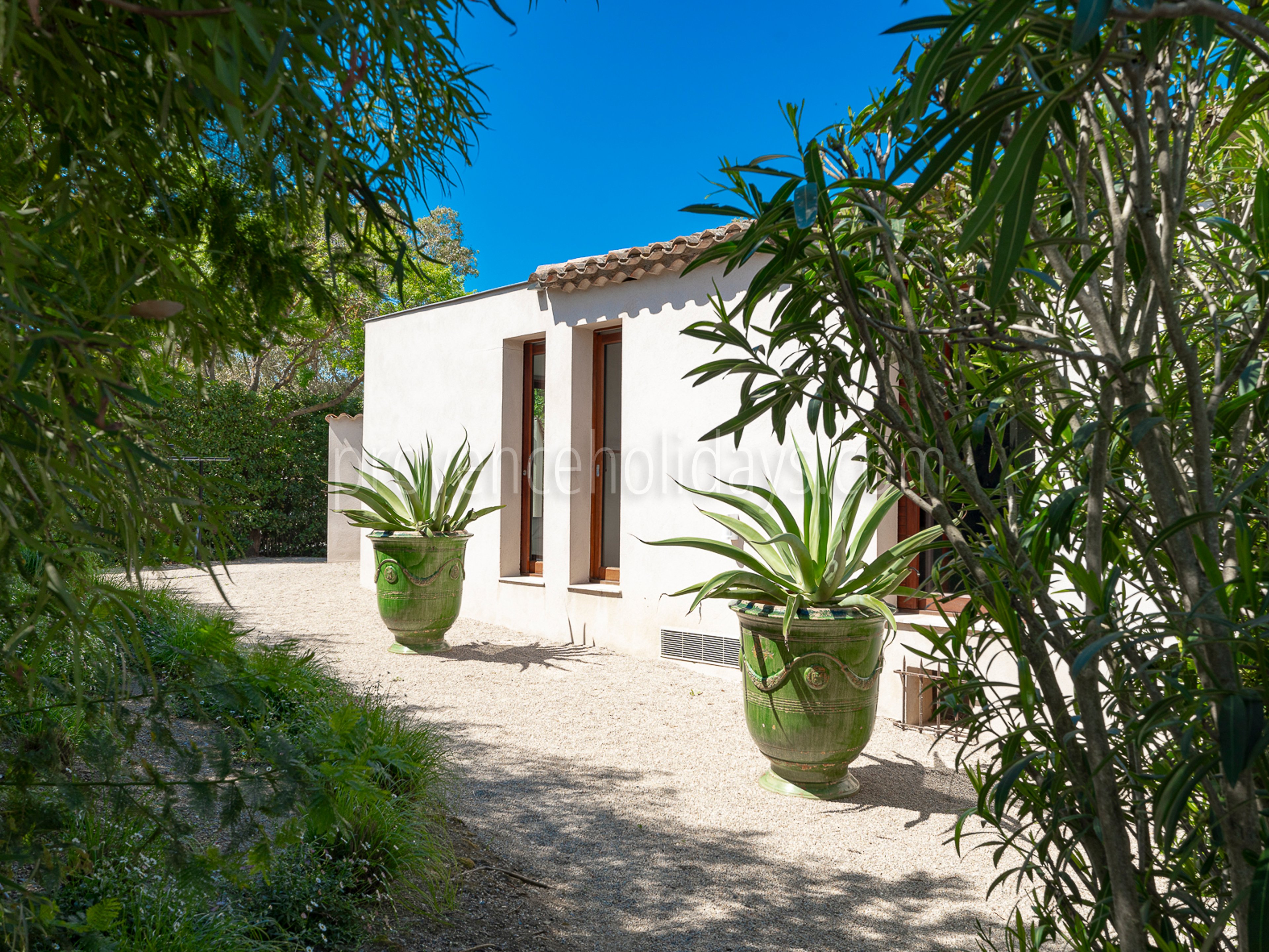 14 - Villa Tahiti: Villa: Exterior