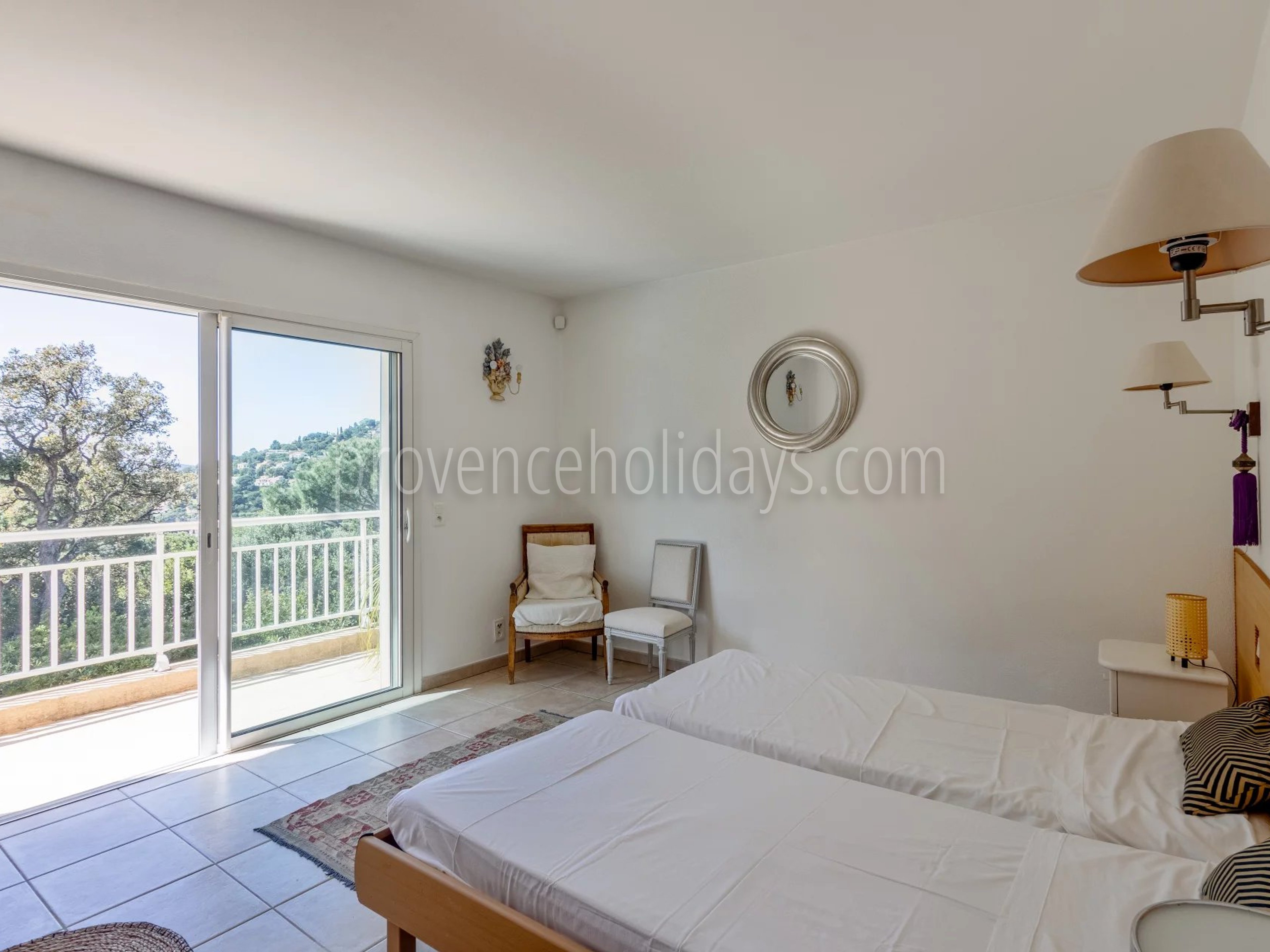 18 - Villa en bord de mer au Lavandou: Villa: Bedroom
