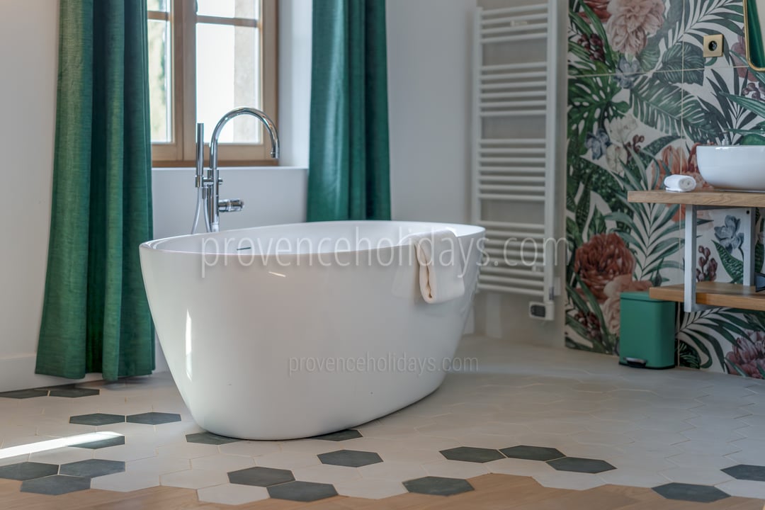 31 - Mas de Bellevue: Villa: Bathroom