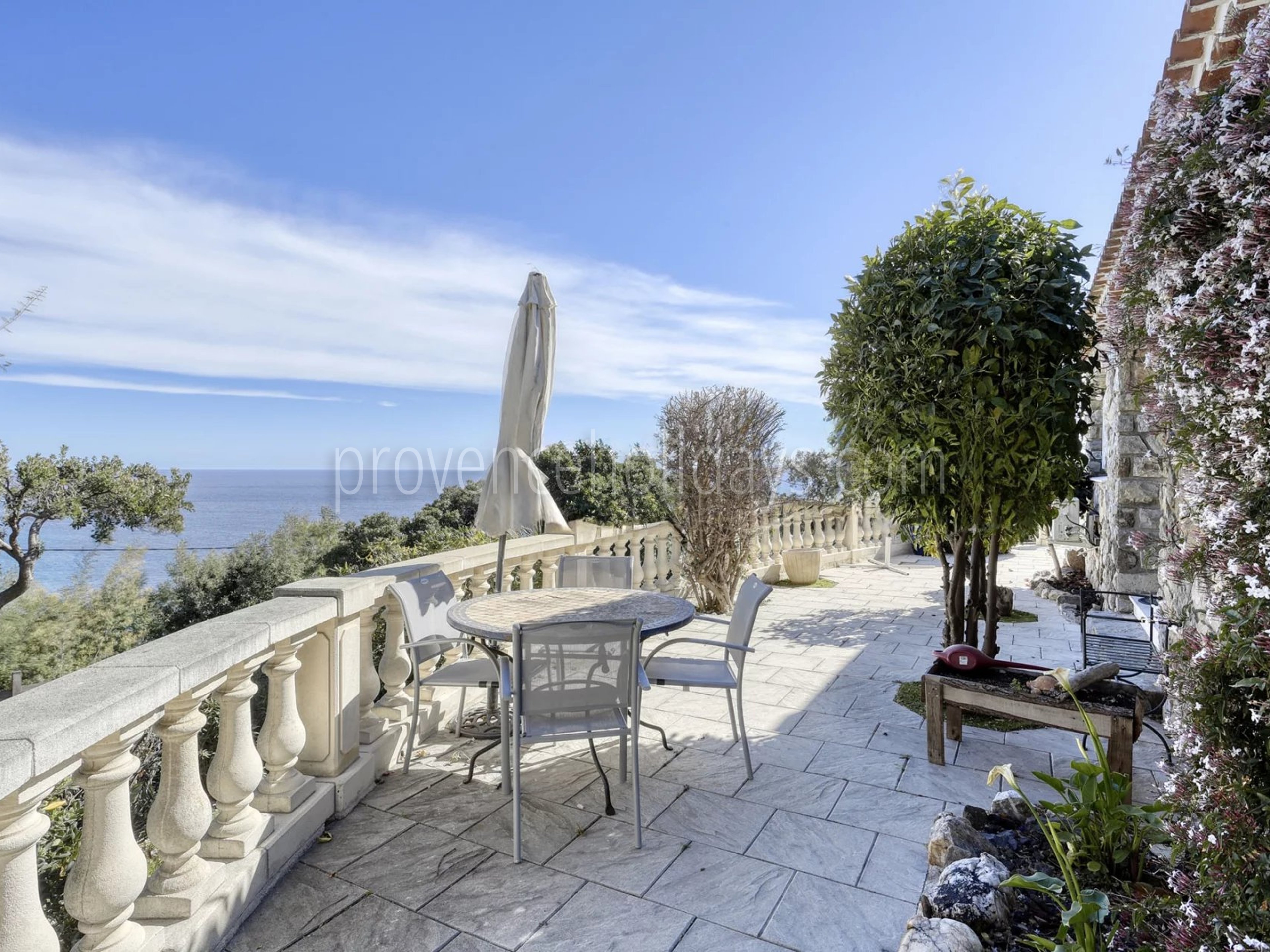 10 - Villa avec jardin arboré à Rayol-Canadel-sur-Mer: Villa: Exterior