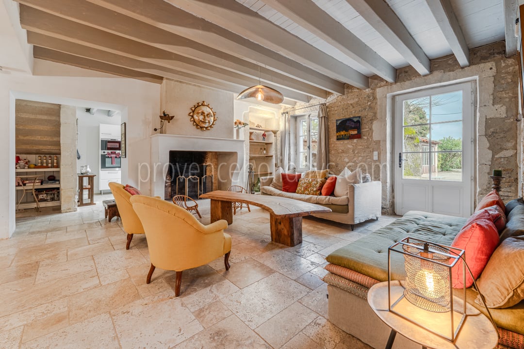 67 - Mas Vigueirat: Villa: Interior
