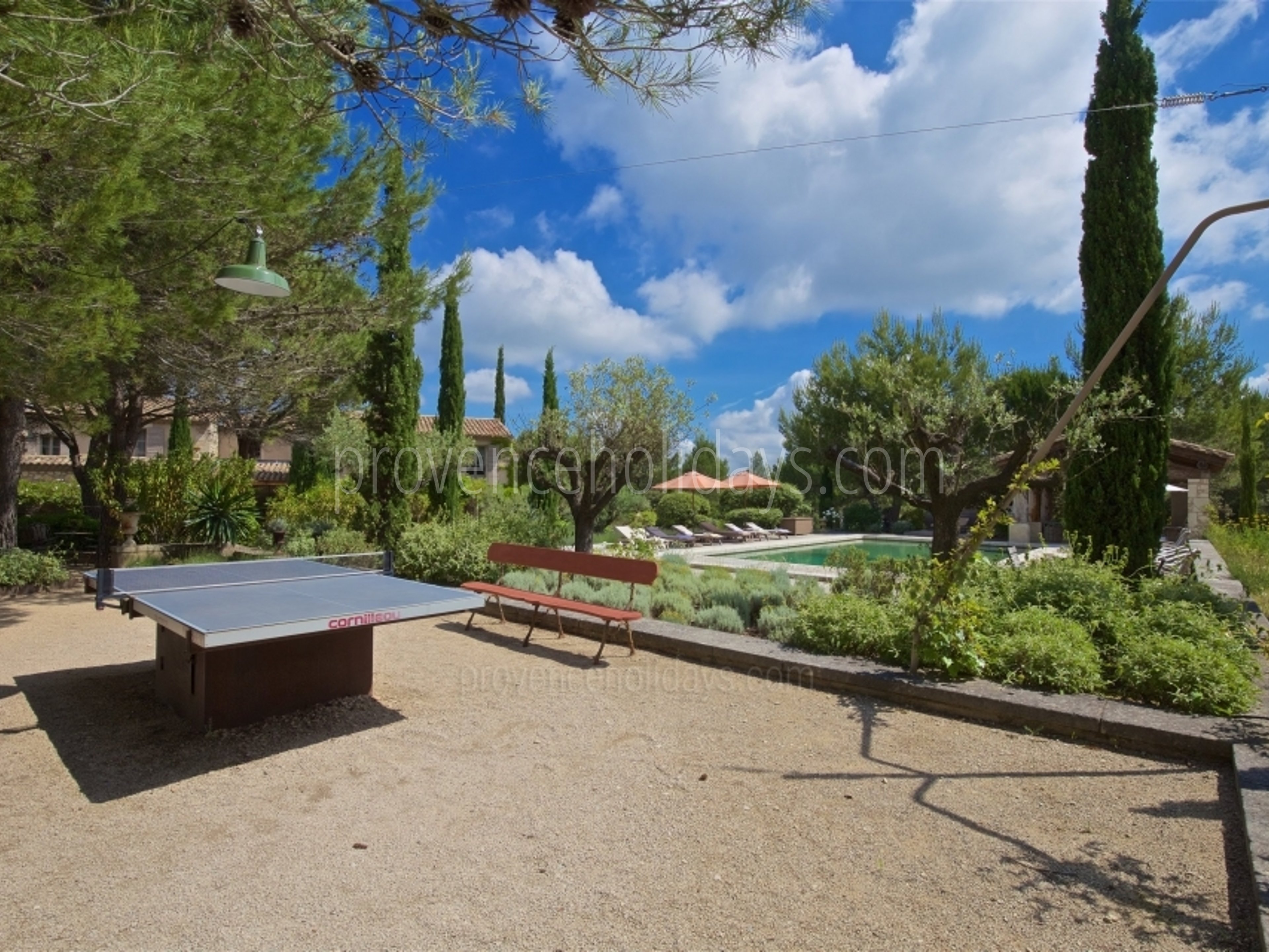 38 - Le Mas des Lavandes: Villa: Exterior