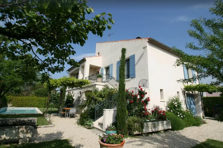 11 - Villa Alpilles: Villa: Exterior