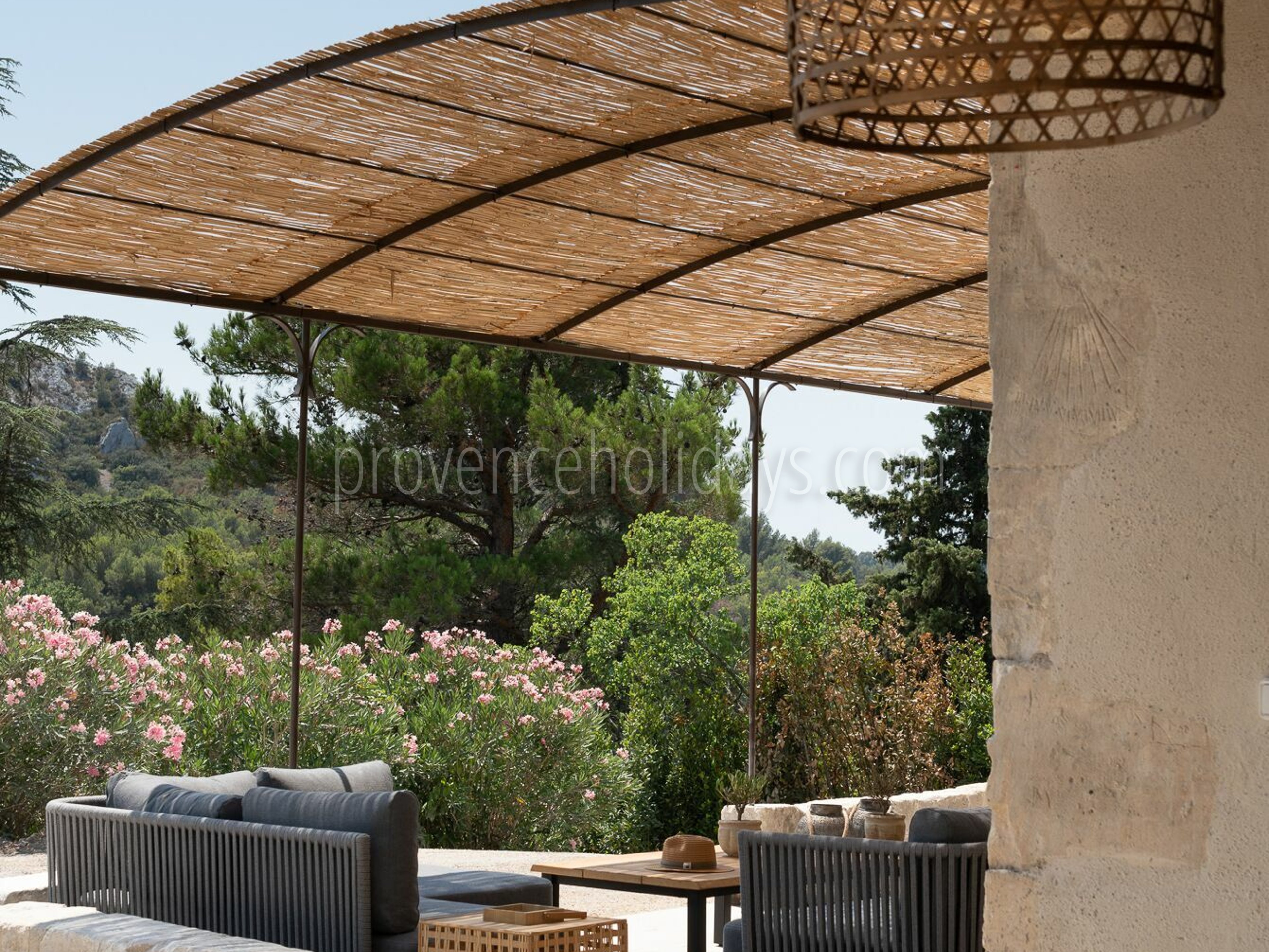 11 - Mas de Provence: Villa: Exterior