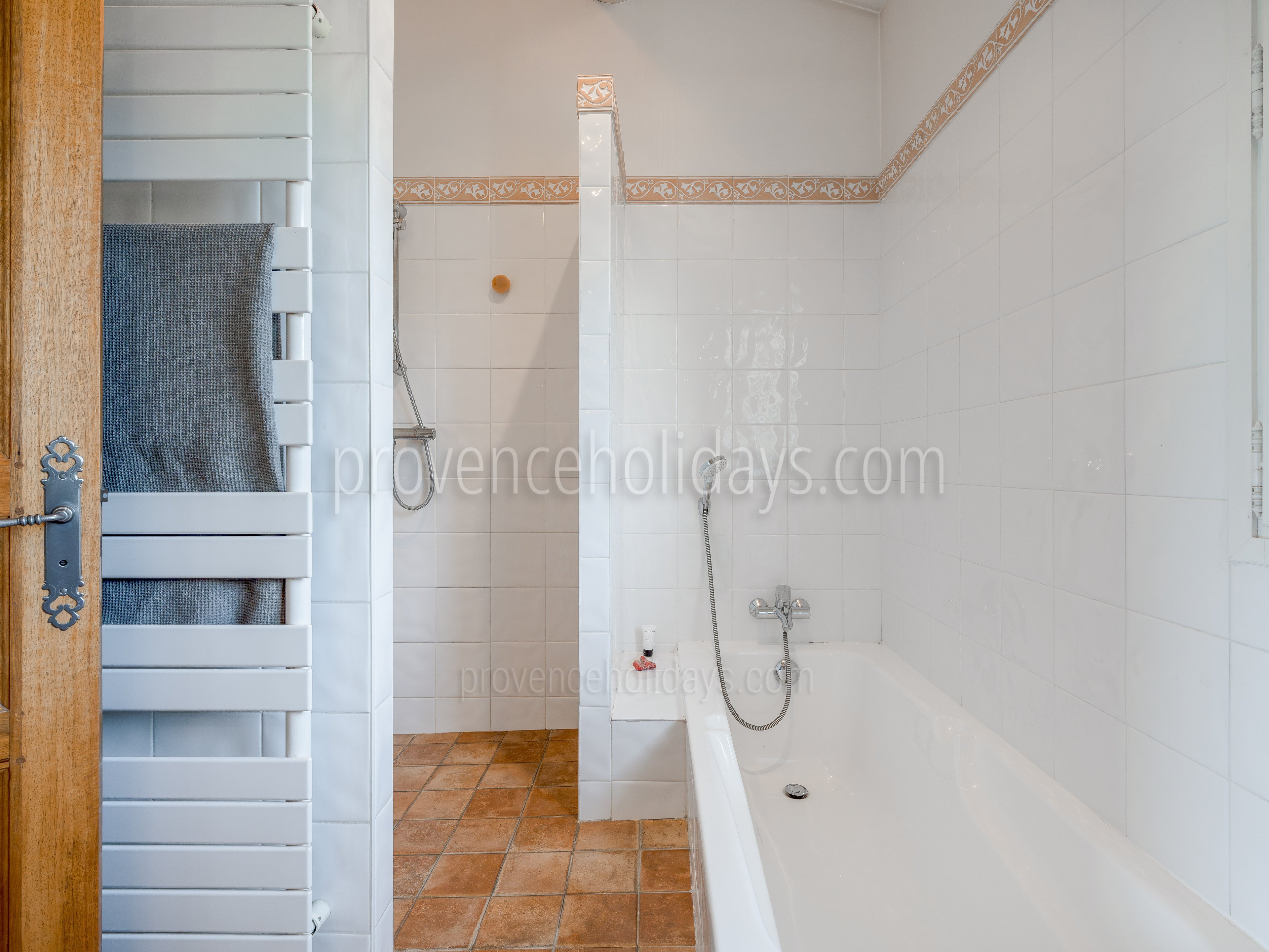 41 - Maison Ferdinand: Villa: Bathroom