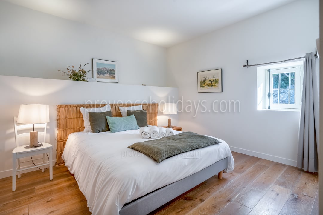 17 - Mas des Roches: Villa: Bedroom