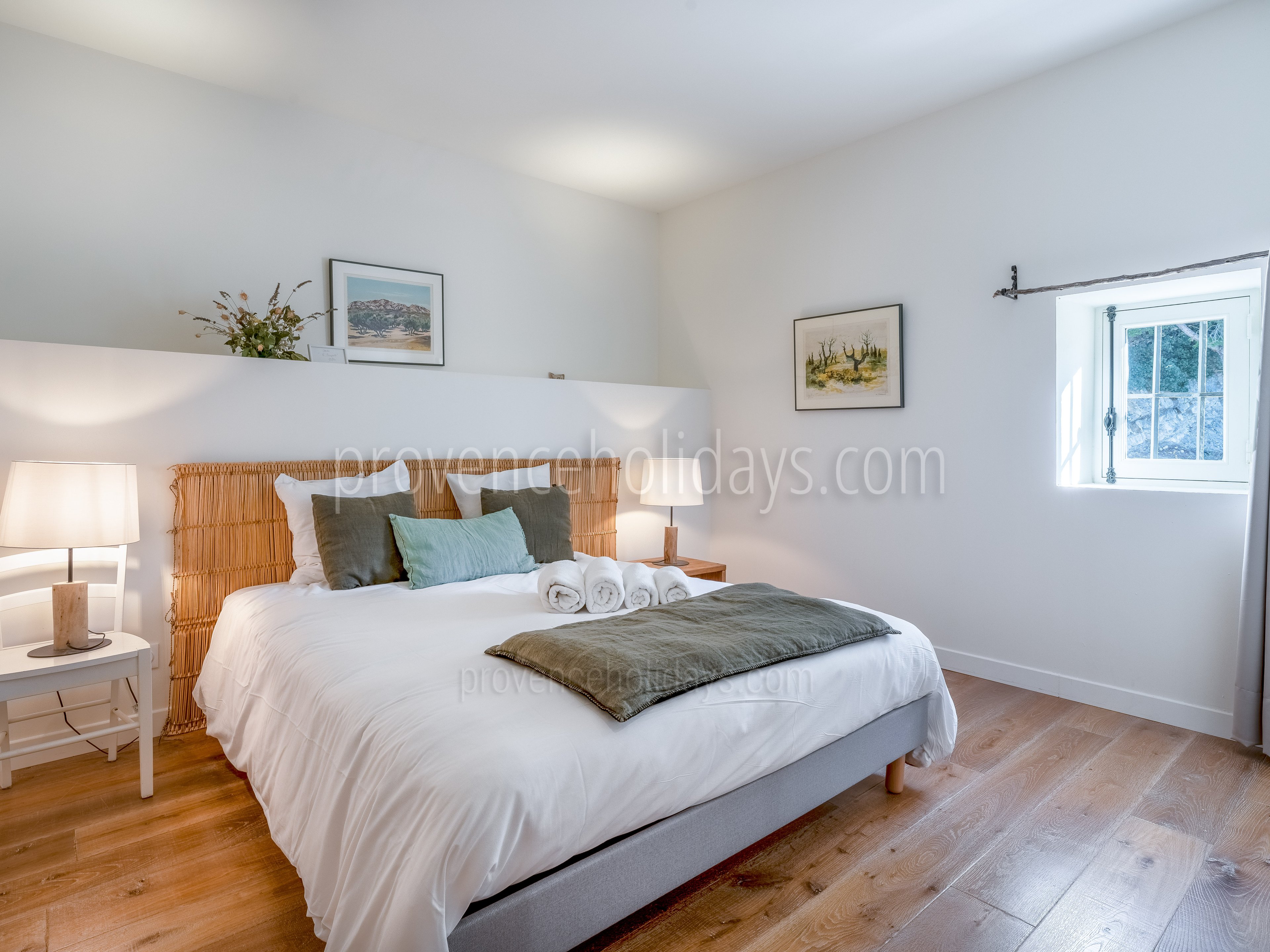 17 - Mas des Roches: Villa: Bedroom