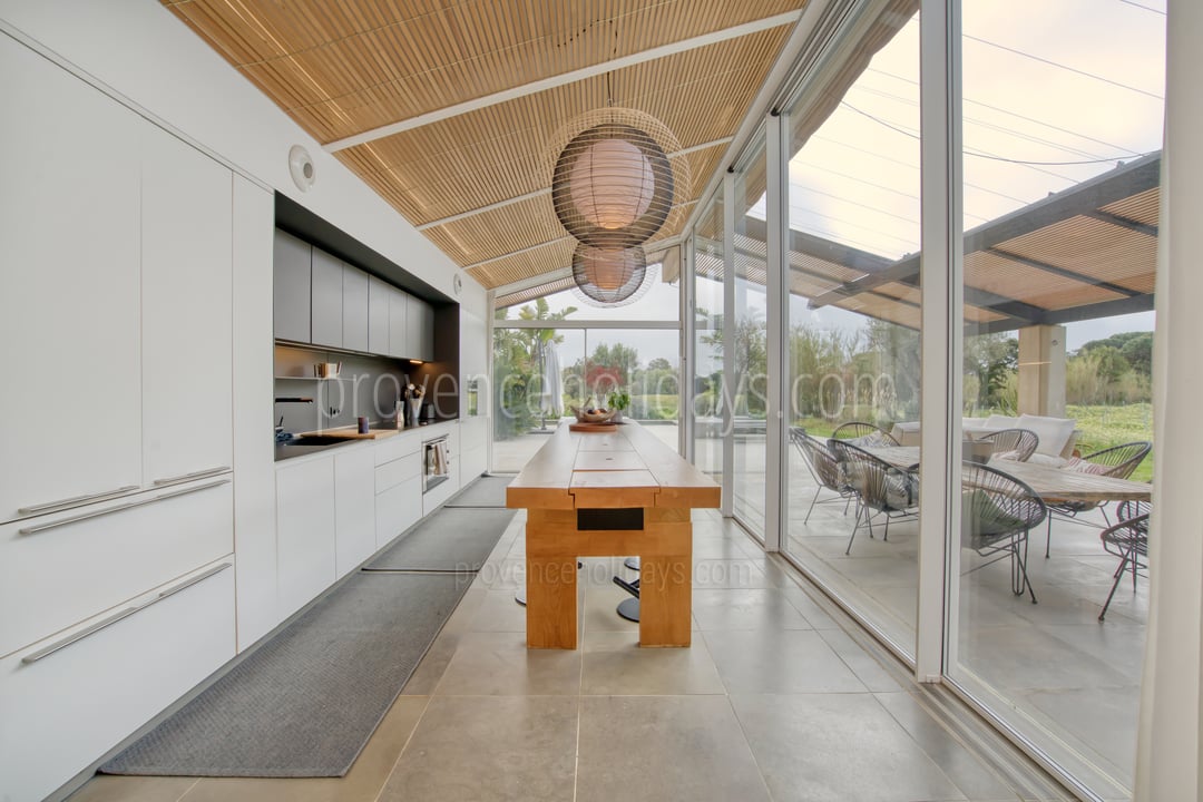 5 - Refuge d\'Azur: Villa: Interior