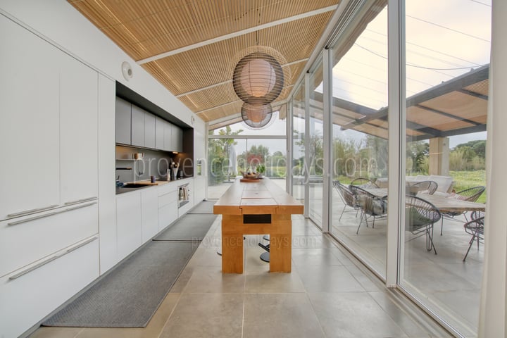 5 - Refuge d\'Azur: Villa: Interior