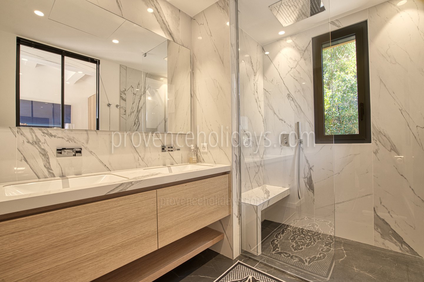 6 - Villa Neptune: Villa: Bathroom