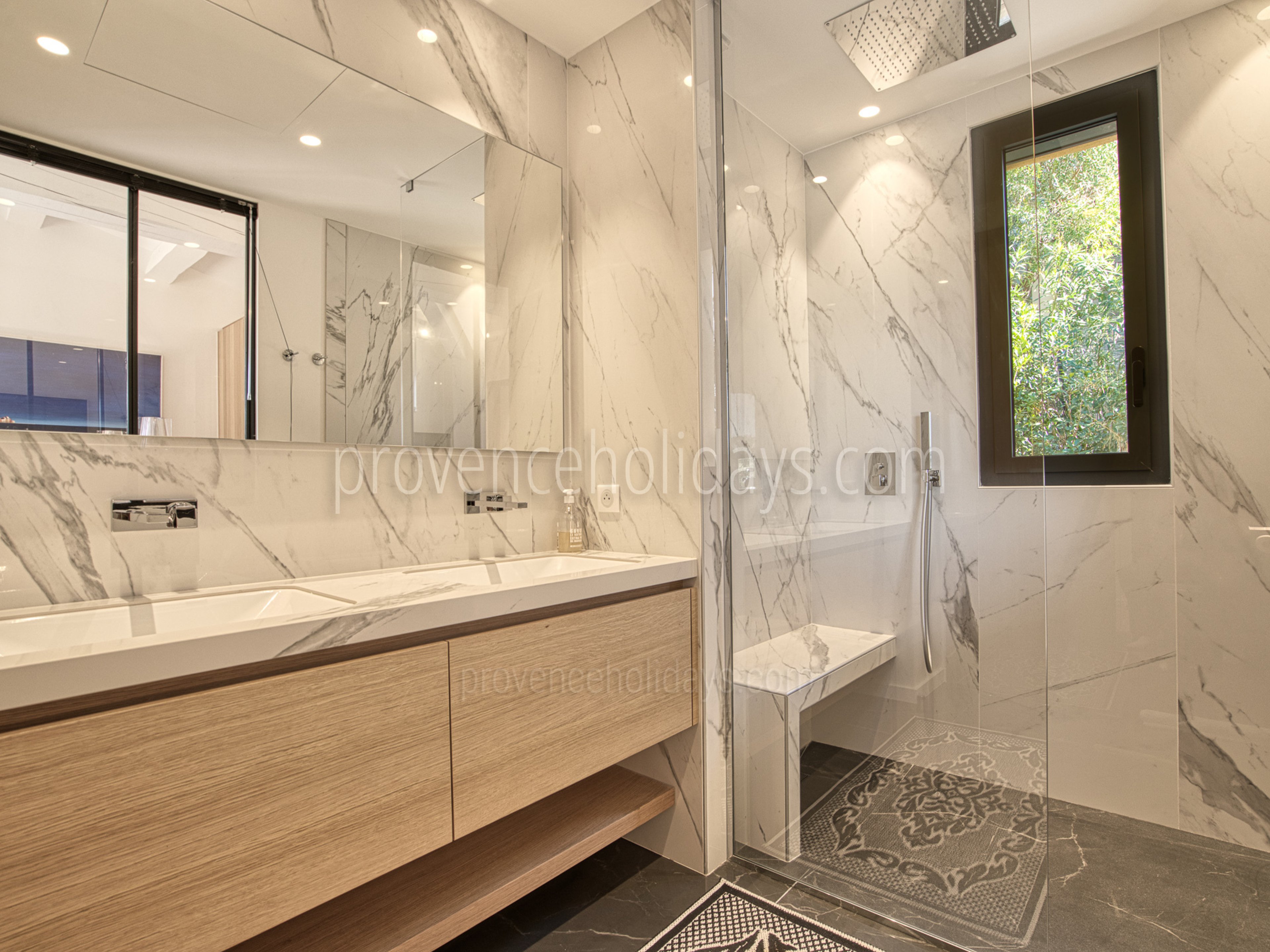 6 - Villa Neptune: Villa: Bathroom