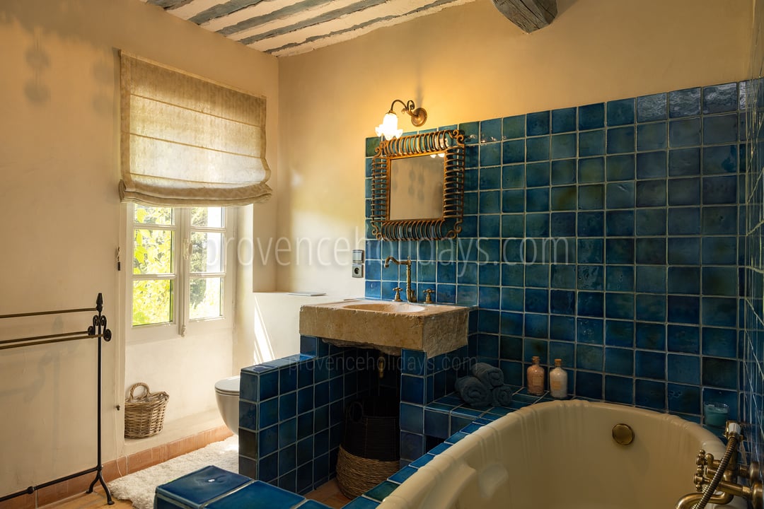 36 - Pine Lodge: Villa: Bathroom
