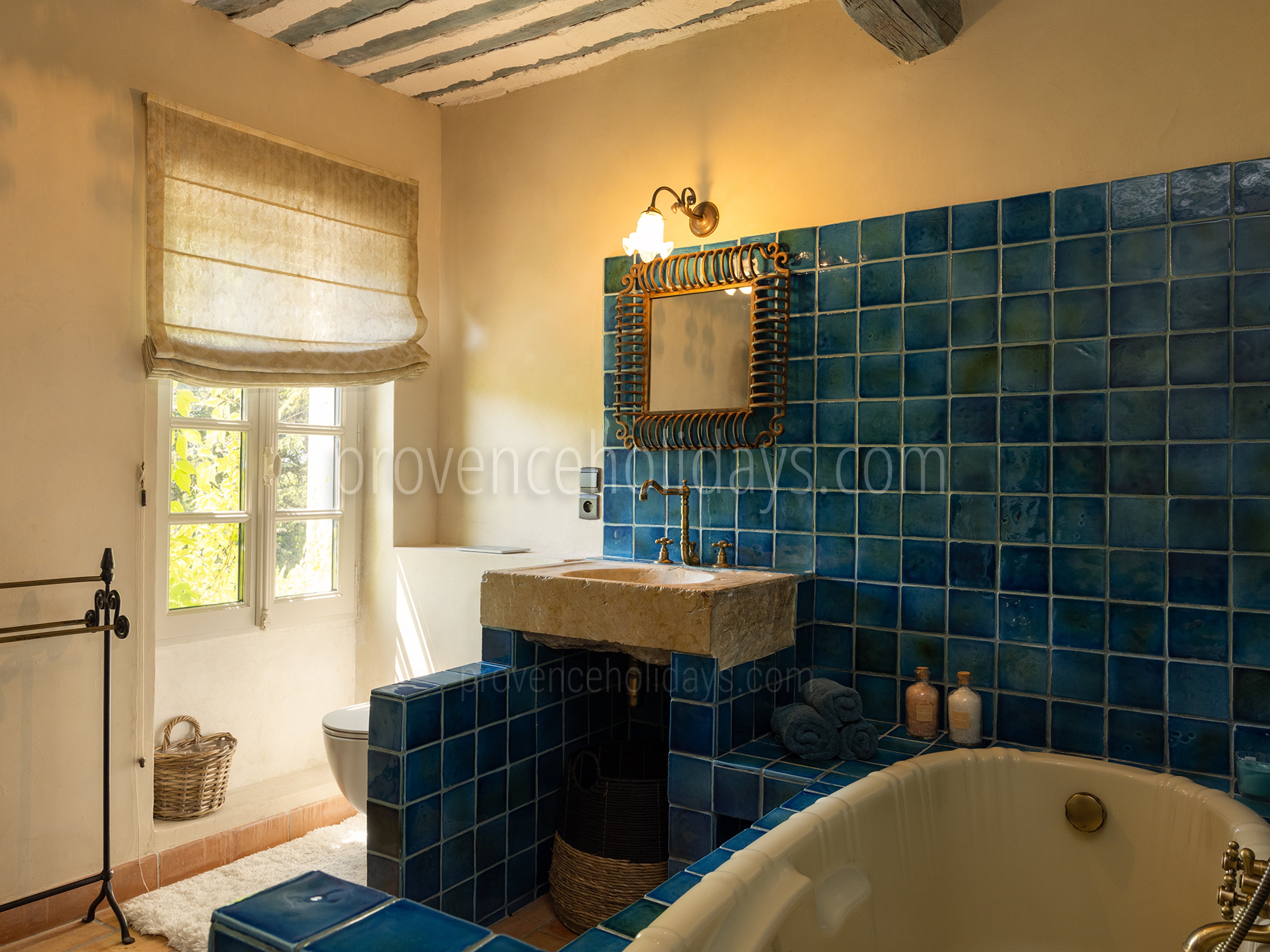 36 - Pine Lodge: Villa: Bathroom