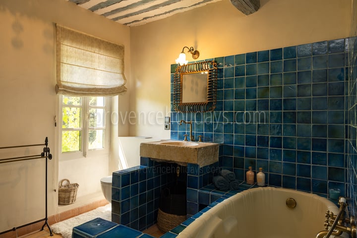 36 - Pine Lodge: Villa: Bathroom