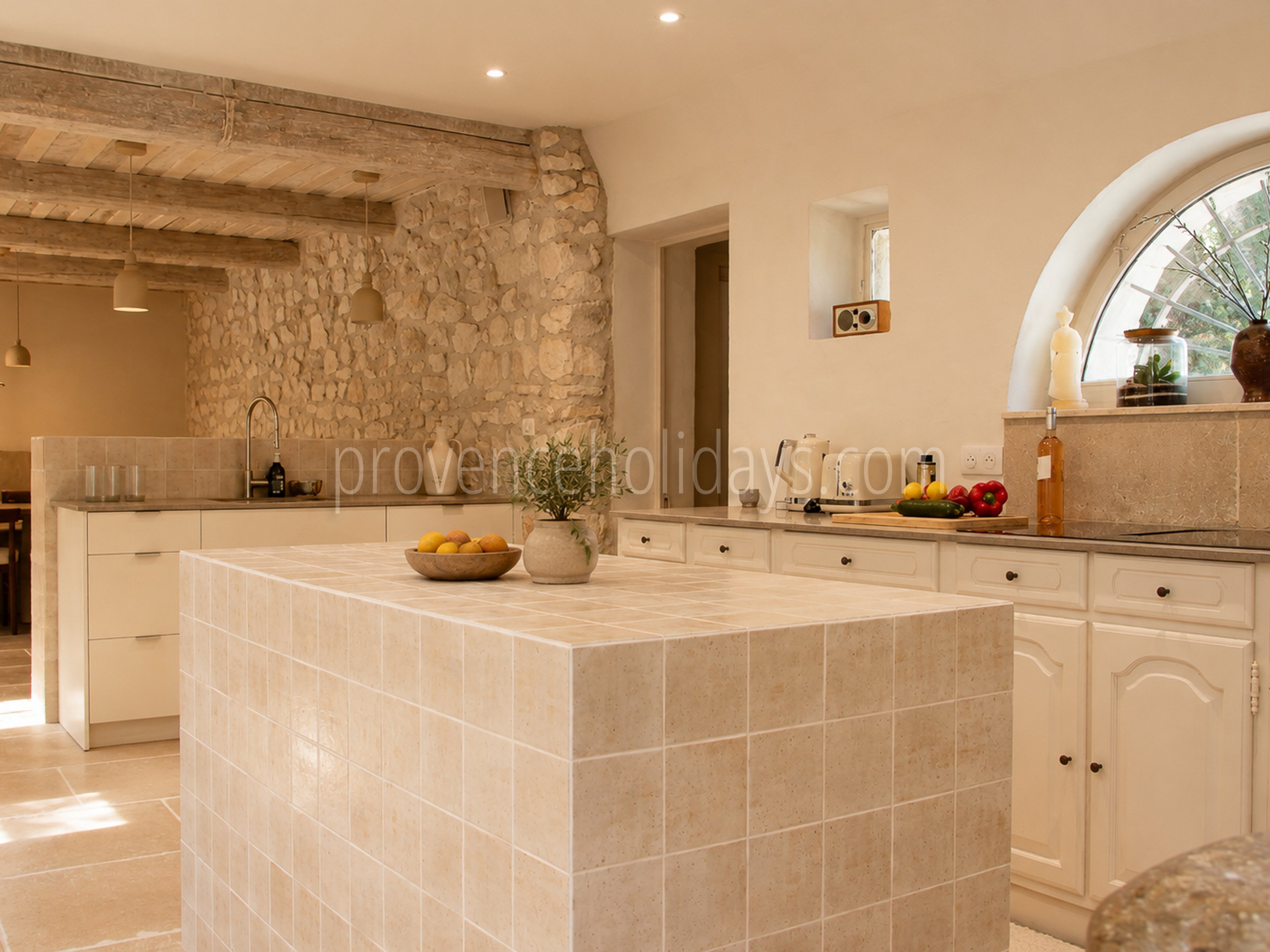 32 - Mas rénové à pied d\'Eygalières: Villa: Interior