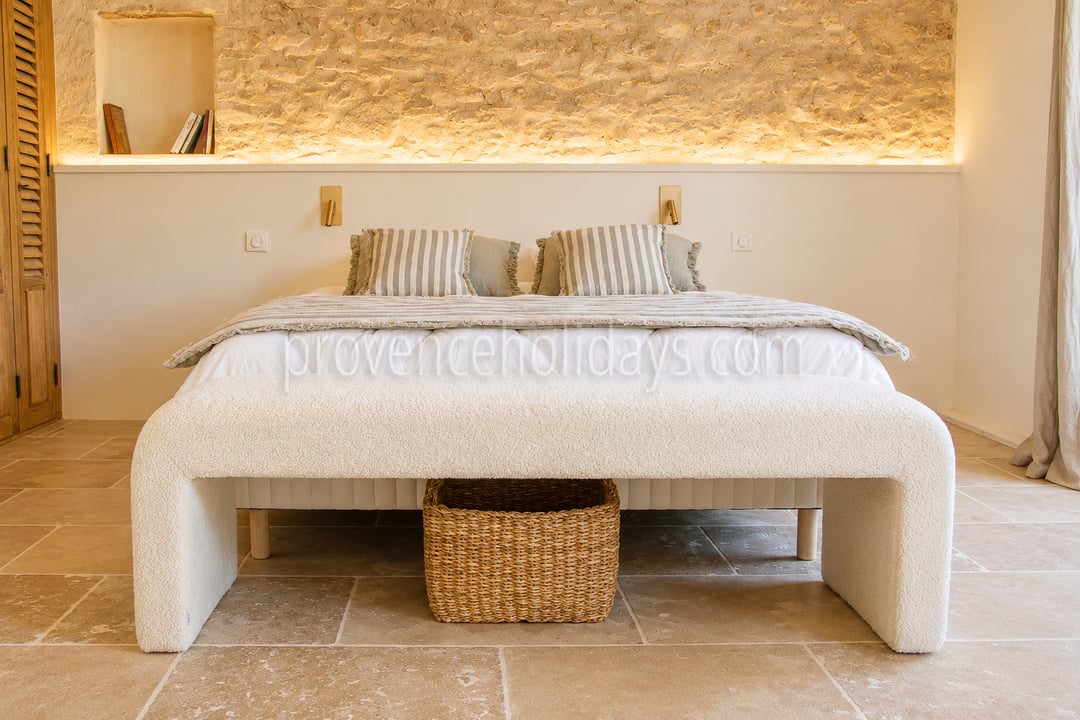 45 - Mas rénové à pied d\'Eygalières: Villa: Bedroom