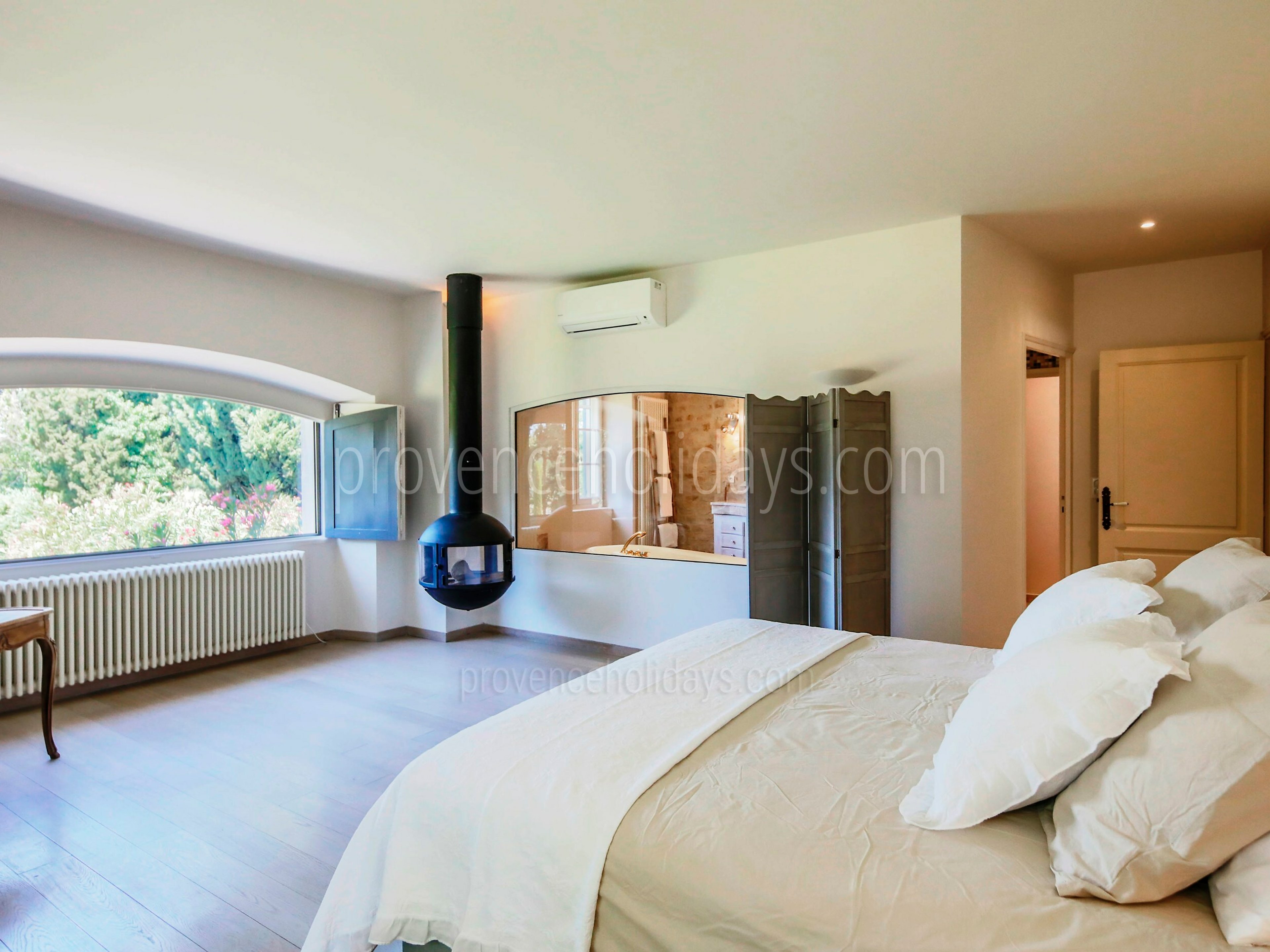 28 - Mas Luna: Villa: Bedroom