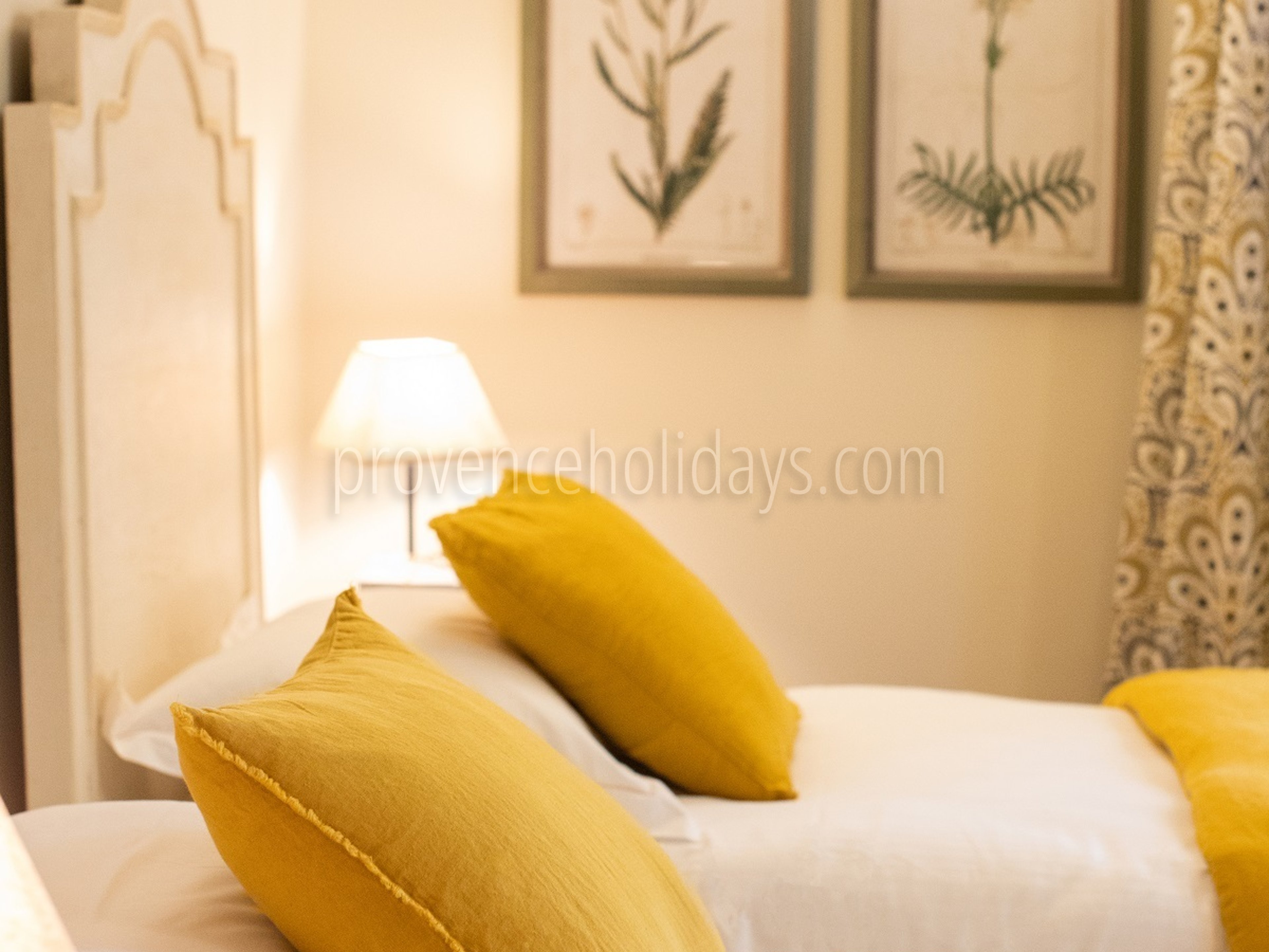 33 - Villa en Provence: Villa: Bedroom