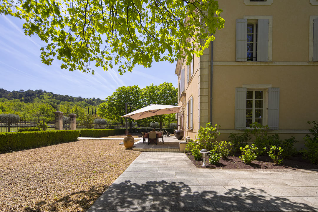 Propriété d'exception avec piscine chauffée et golf à Lacoste