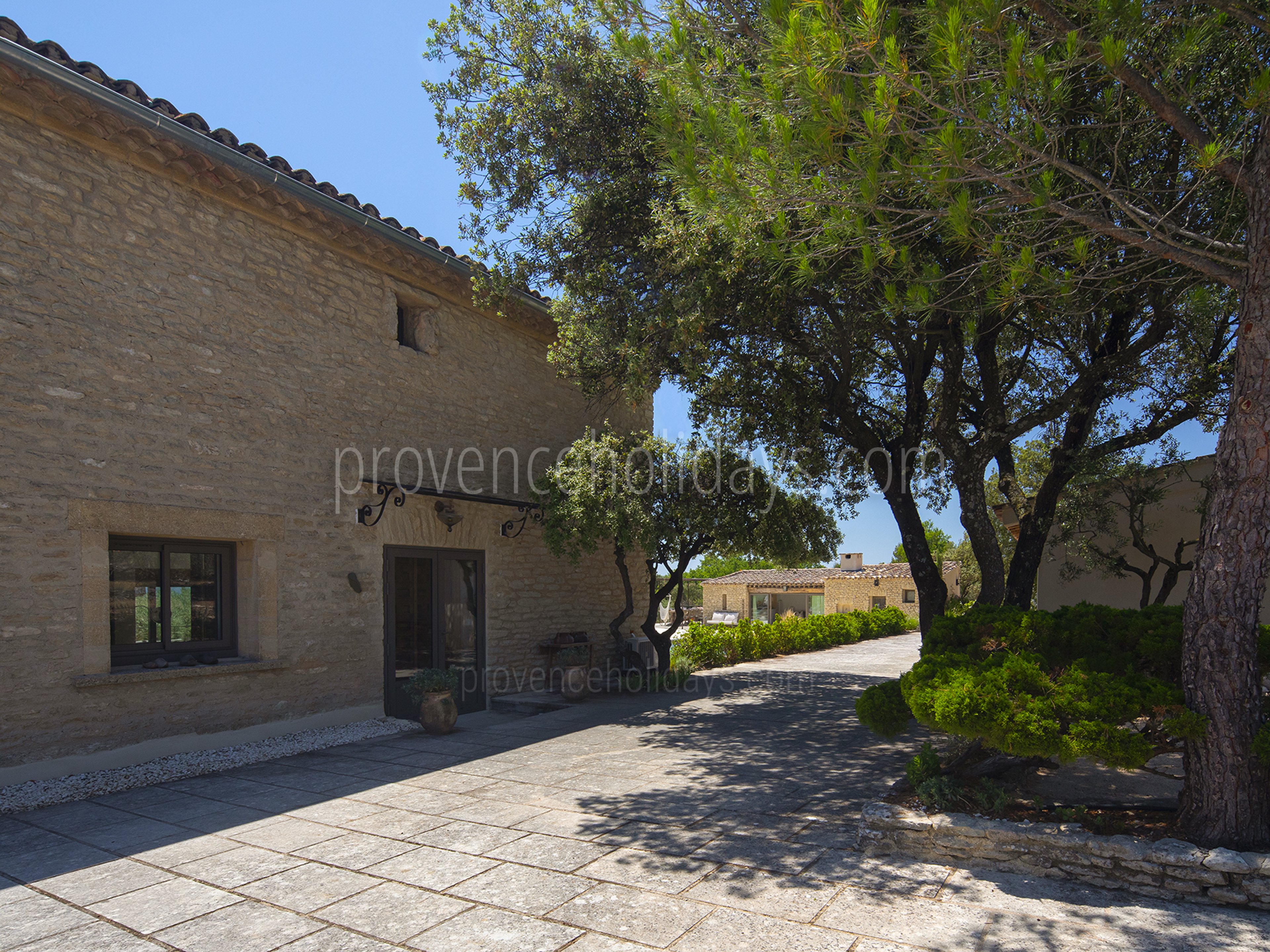 27 - Escapade en Luberon: Villa: Exterior