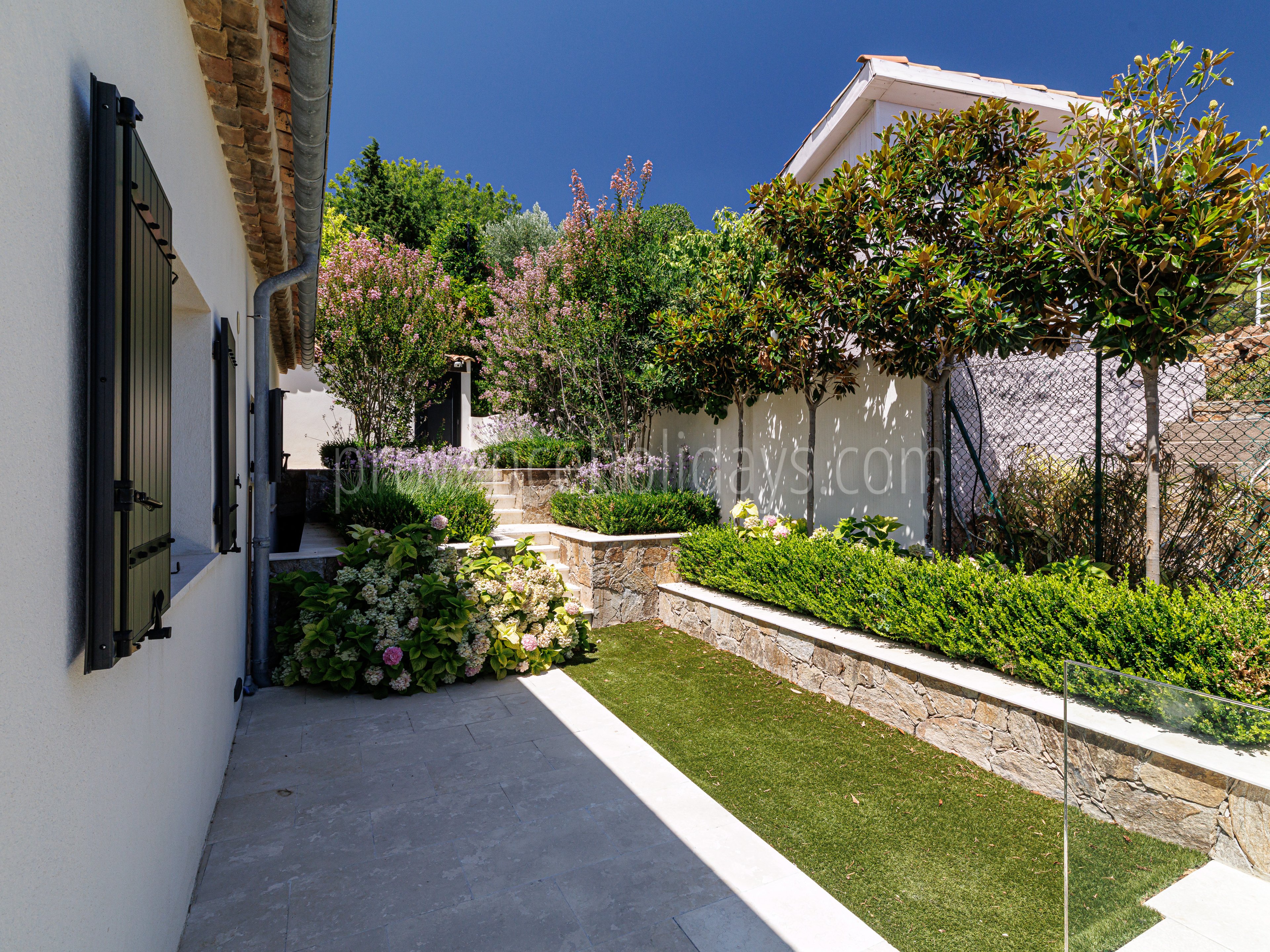 21 - Villa du Rocher: Villa: Exterior