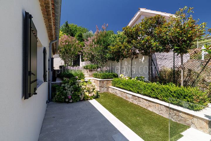 21 - Villa du Rocher: Villa: Exterior