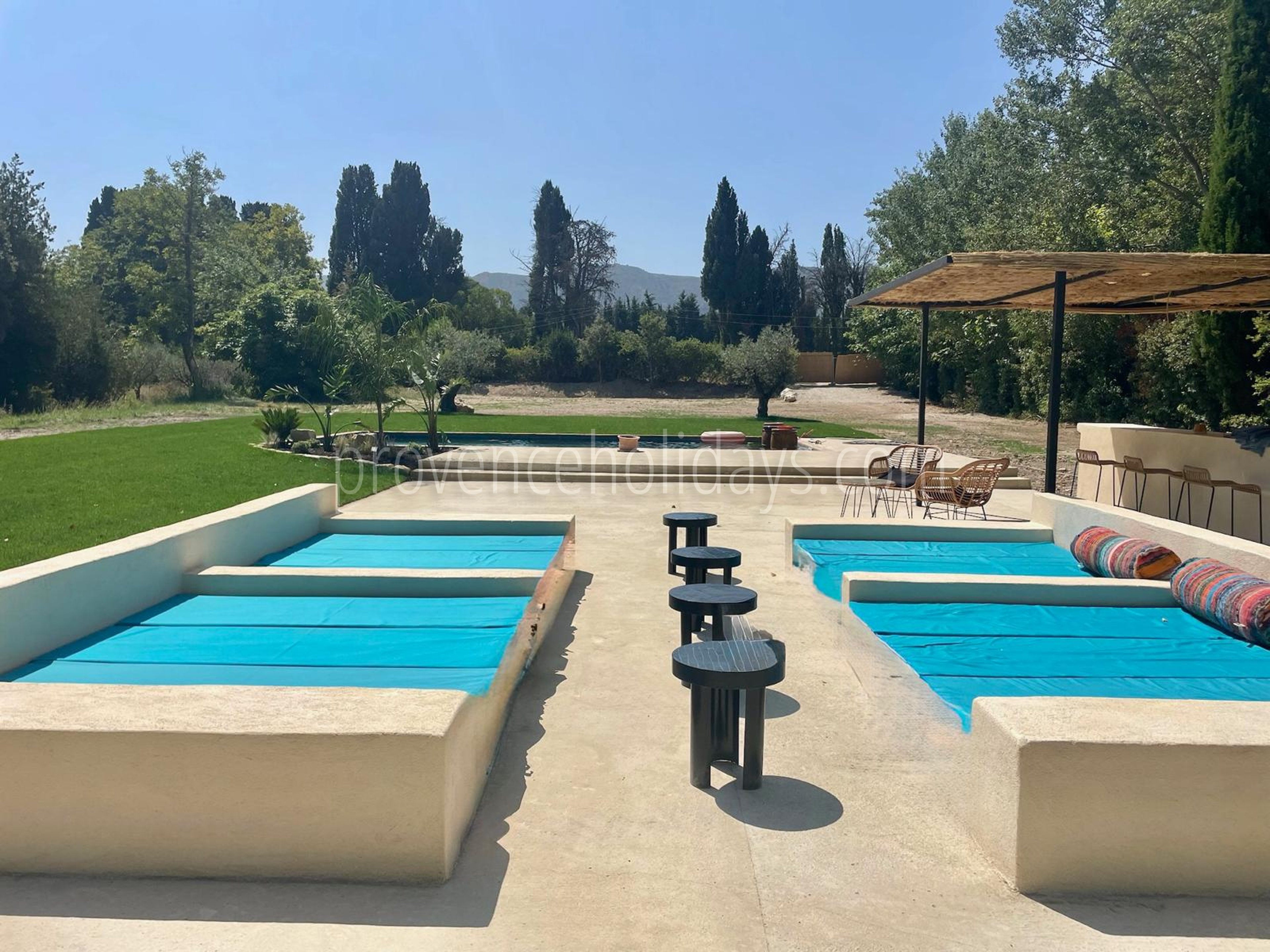 -5 - Domaine du Grand Platane: Villa: Exterior